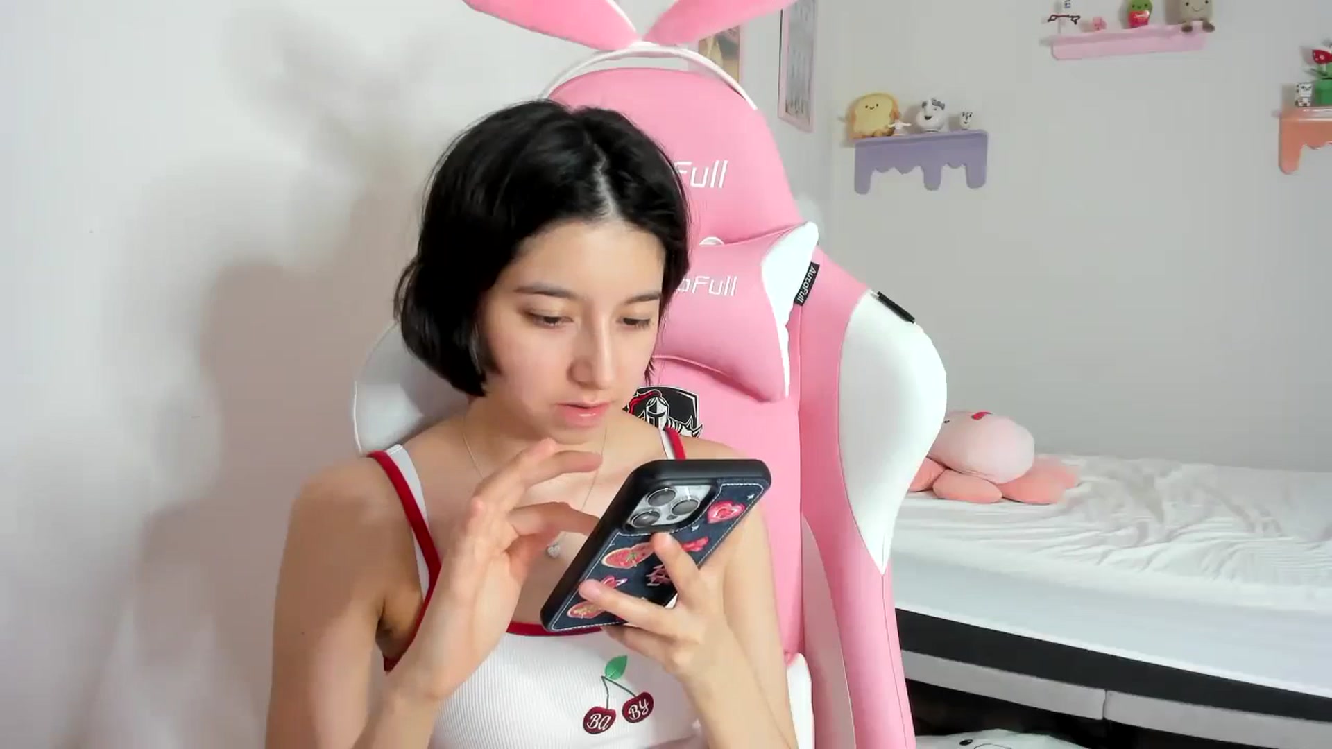 Gallery image thumbnail from Cherrycute666's myfreecams stream on, 10/05/2023, 07:26 image 10 of 20