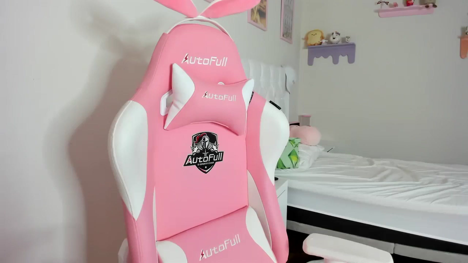 Gallery image thumbnail from Cherrycute666's myfreecams stream on, 10/05/2023, 08:25 image 20 of 20