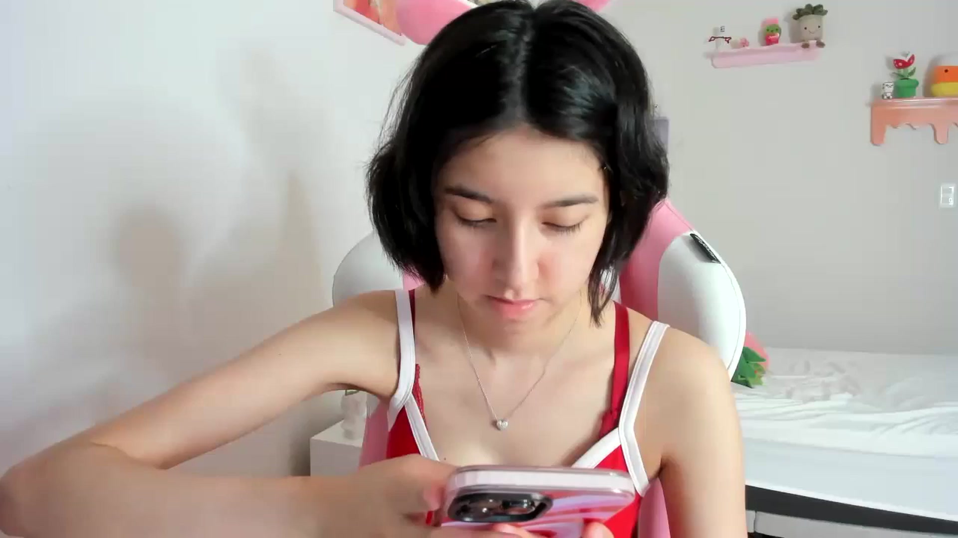 Gallery image thumbnail from Cherrycute666's myfreecams stream on, 10/06/2023, 24:04 image 1 of 20