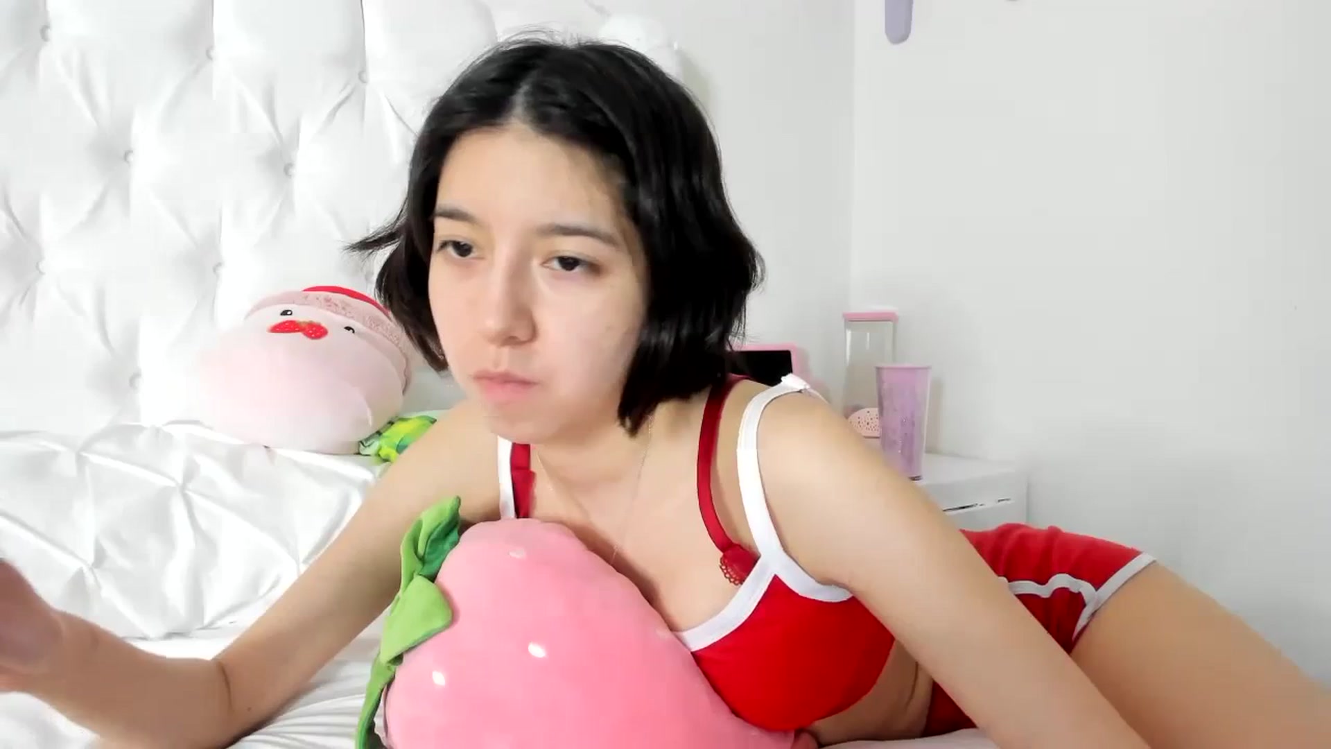Gallery image thumbnail from Cherrycute666's myfreecams stream on, 10/06/2023, 04:11 image 10 of 20