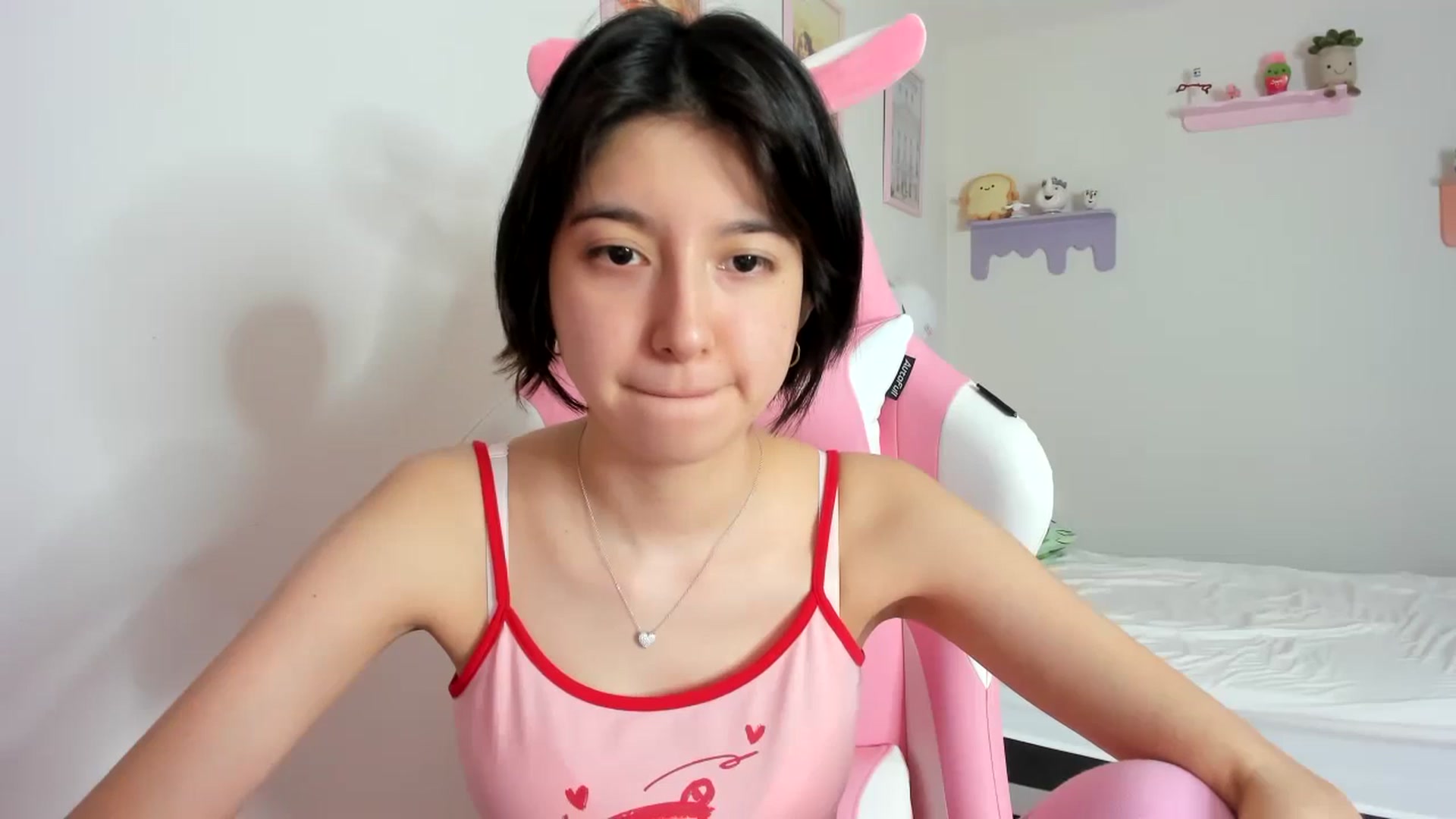 Gallery image thumbnail from Cherrycute666's myfreecams stream on, 10/06/2023, 19:41 image 6 of 20