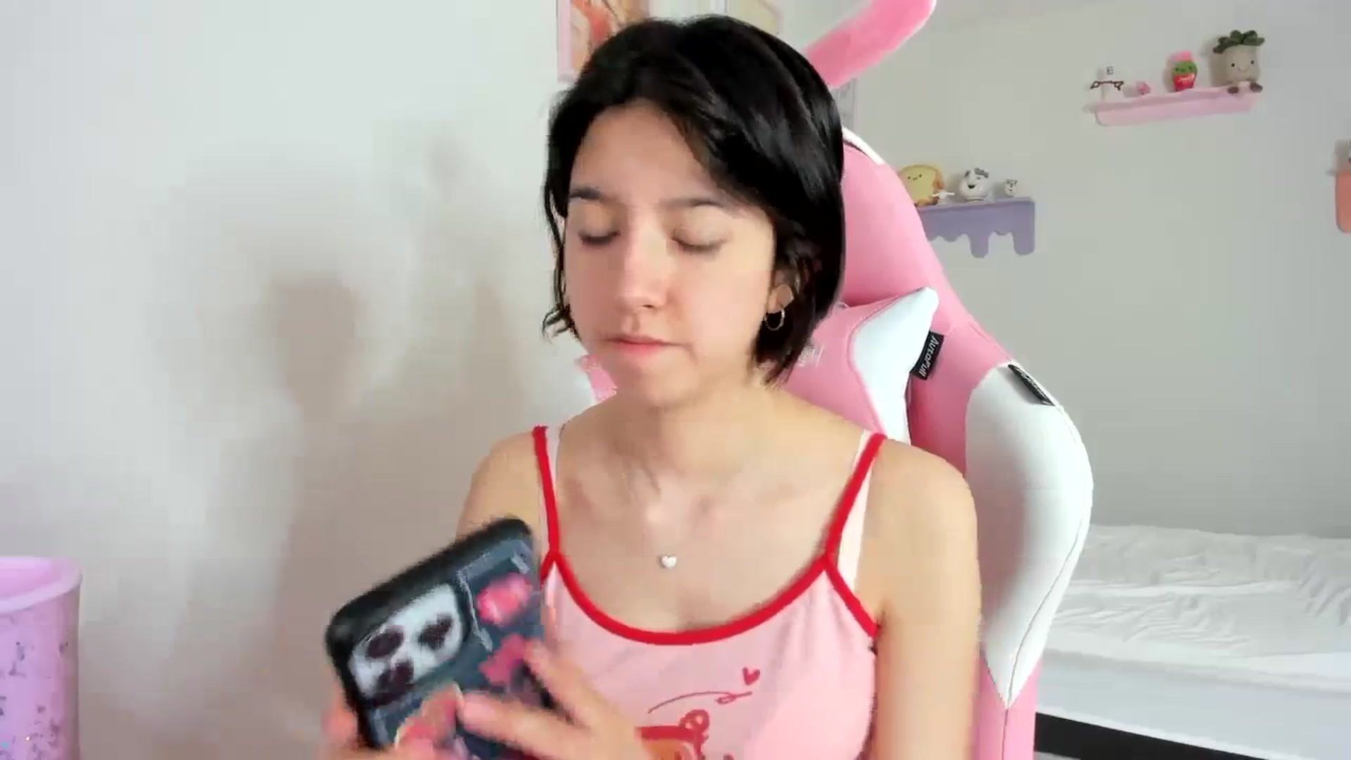 Gallery image thumbnail from Cherrycute666's myfreecams stream on, 10/06/2023, 19:41 image 3 of 20