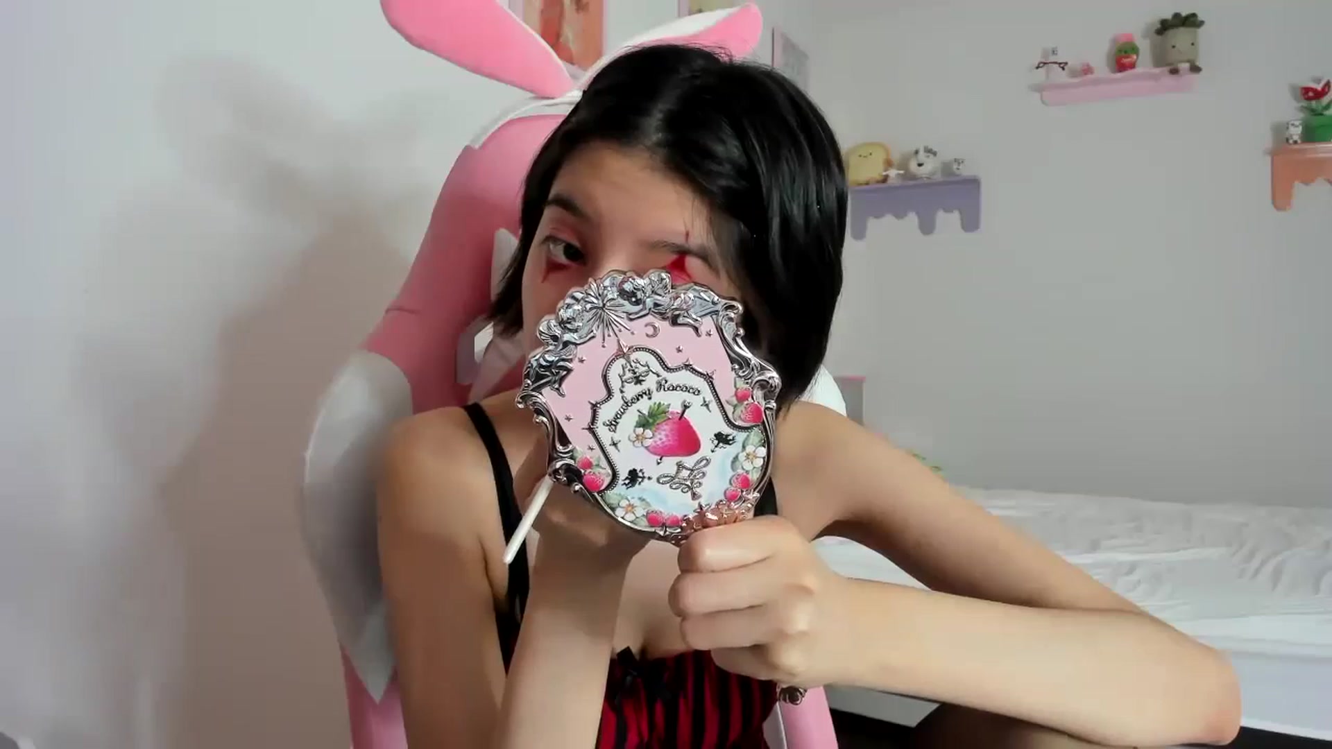 Gallery image thumbnail from Cherrycute666's myfreecams stream on, 10/06/2023, 21:17 image 6 of 20