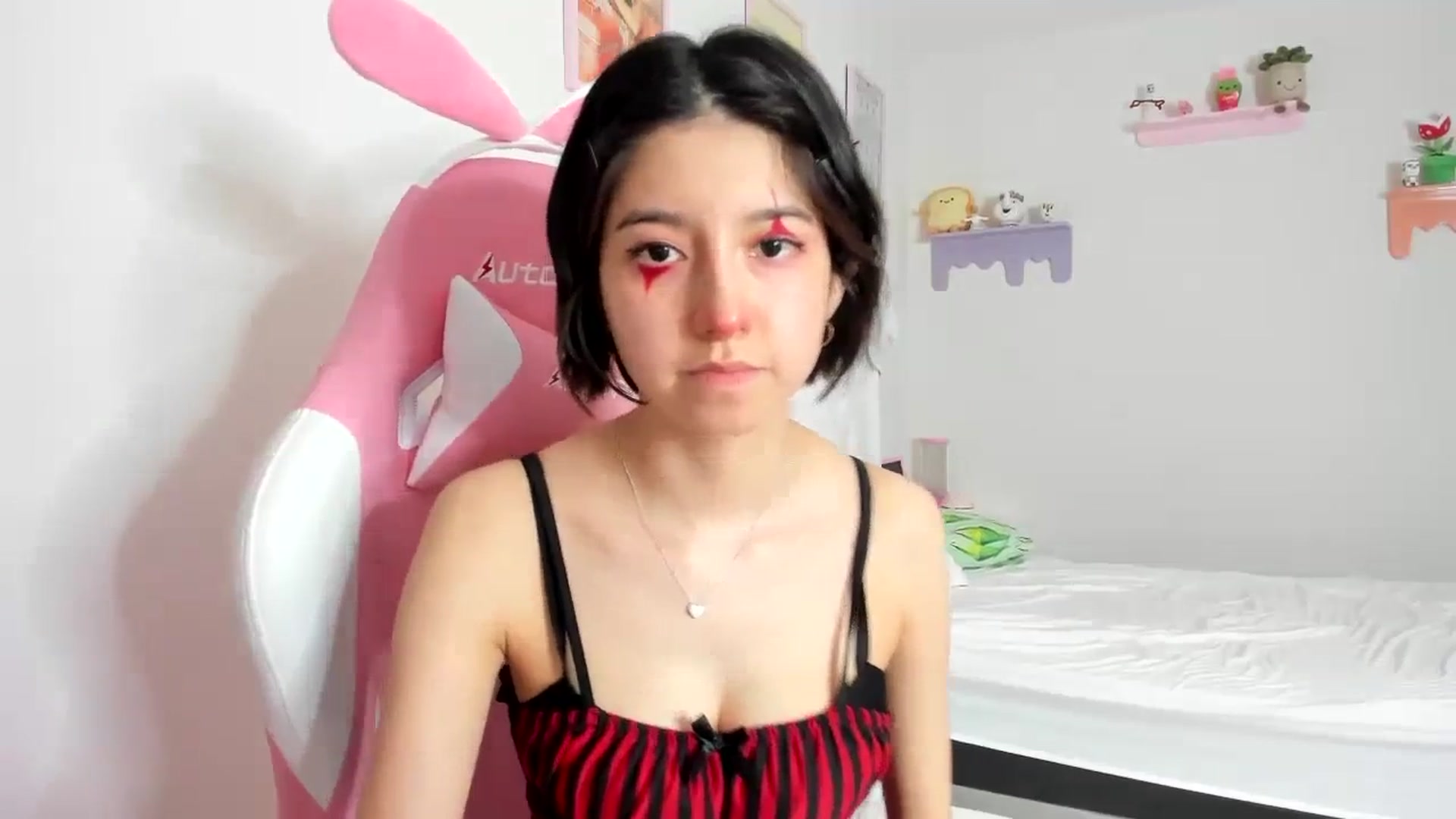 Gallery image thumbnail from Cherrycute666's myfreecams stream on, 10/06/2023, 21:17 image 13 of 20