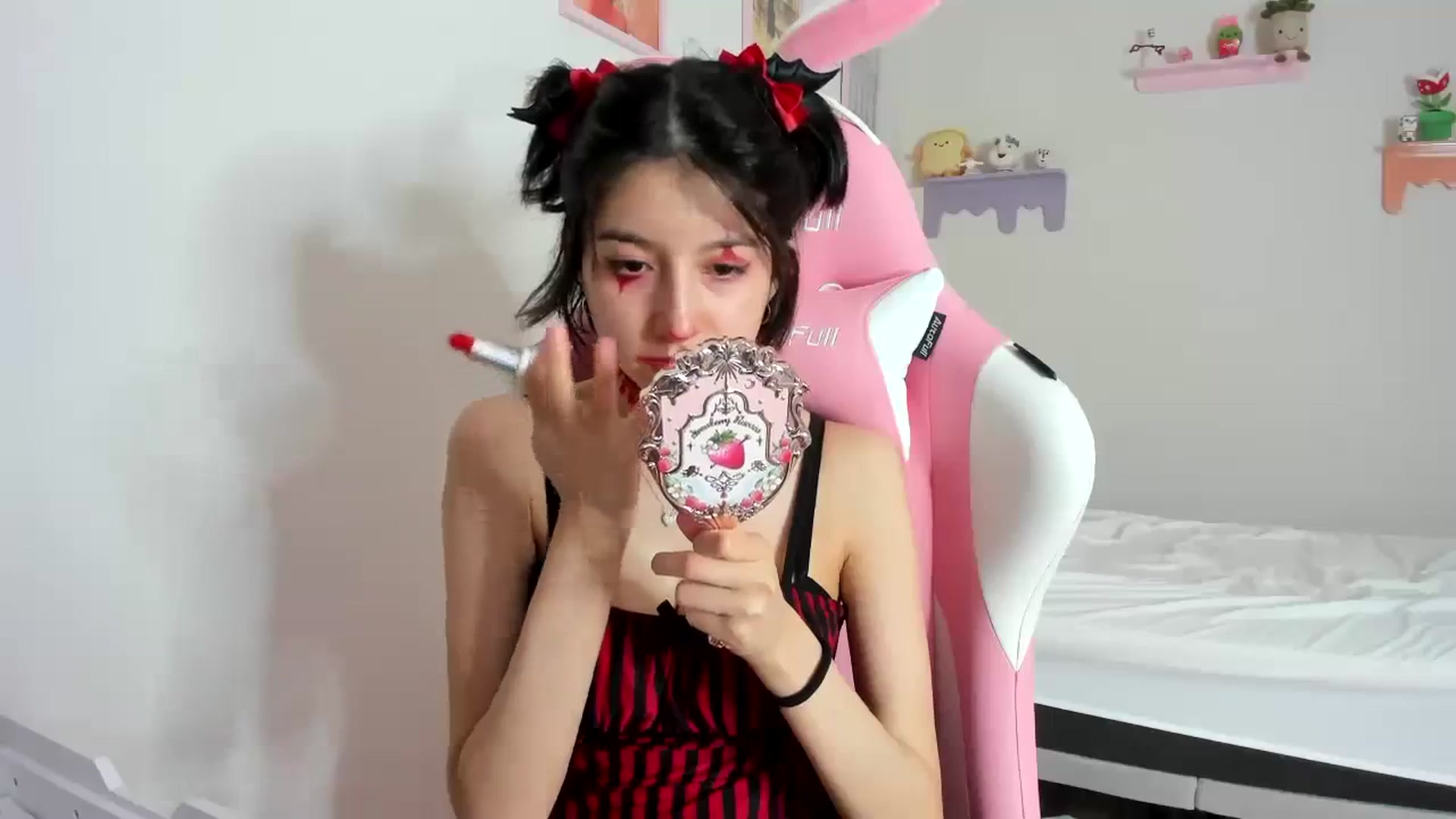 Gallery image thumbnail from Cherrycute666's myfreecams stream on, 10/06/2023, 23:18 image 16 of 20