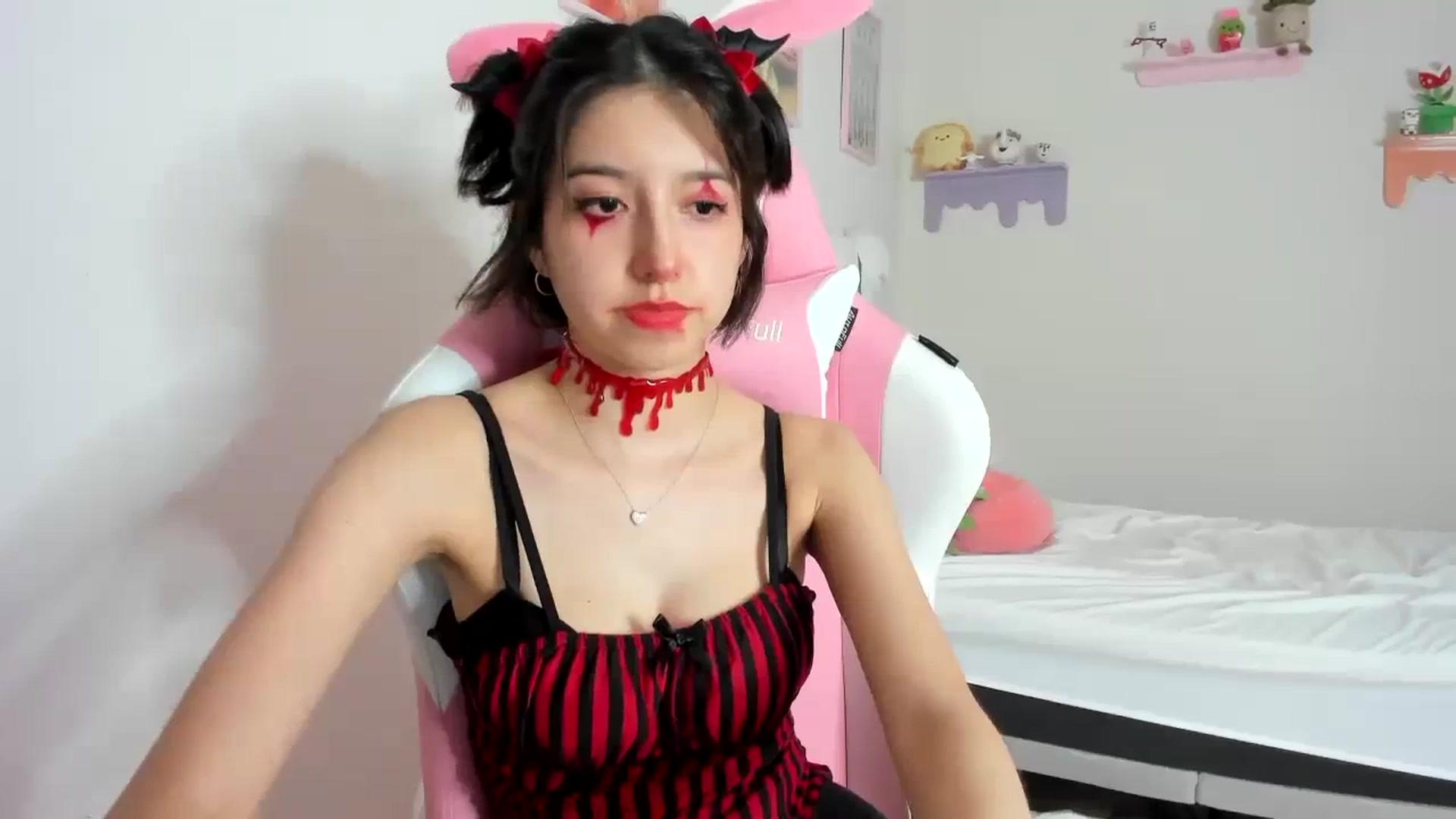Gallery image thumbnail from Cherrycute666's myfreecams stream on, 10/06/2023, 23:18 image 15 of 20