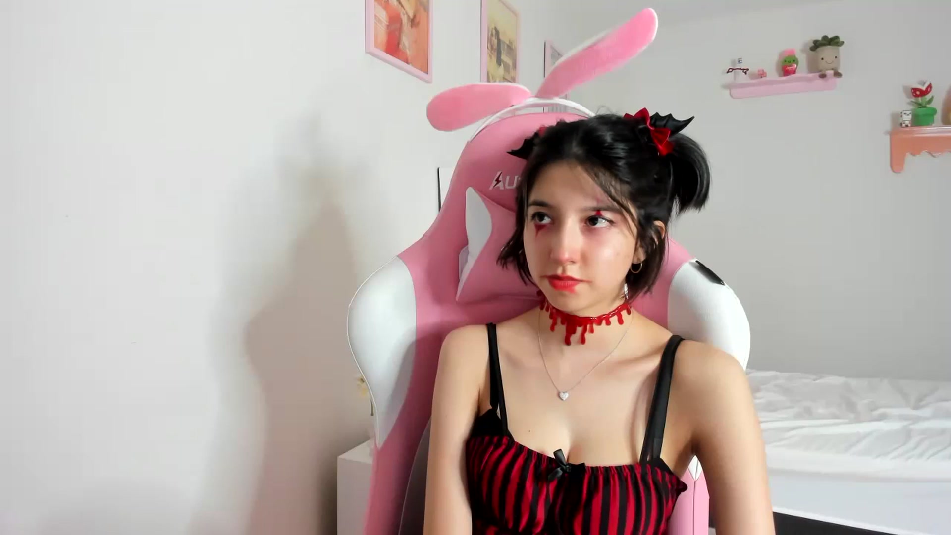 Gallery image thumbnail from Cherrycute666's myfreecams stream on, 10/06/2023, 23:18 image 2 of 20