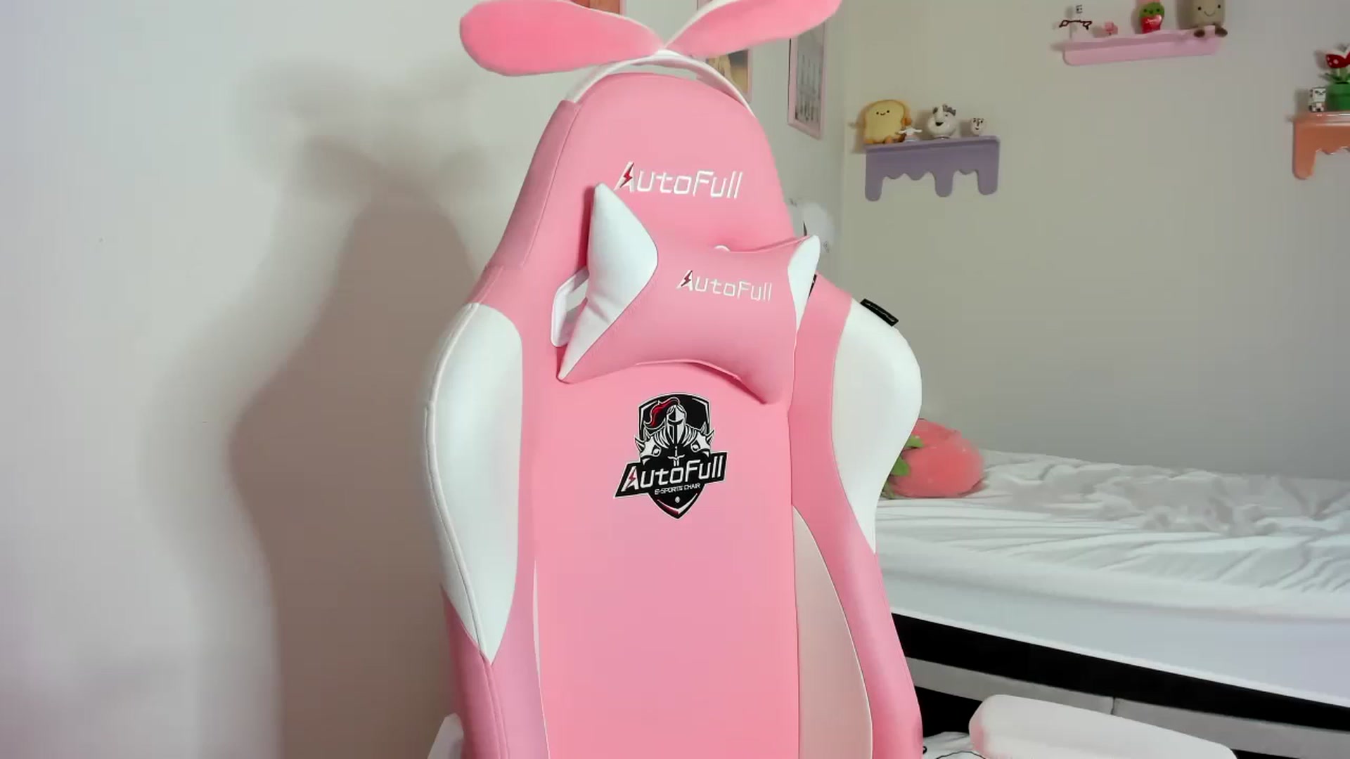 Gallery image thumbnail from Cherrycute666's myfreecams stream on, 10/07/2023, 24:59 image 13 of 20