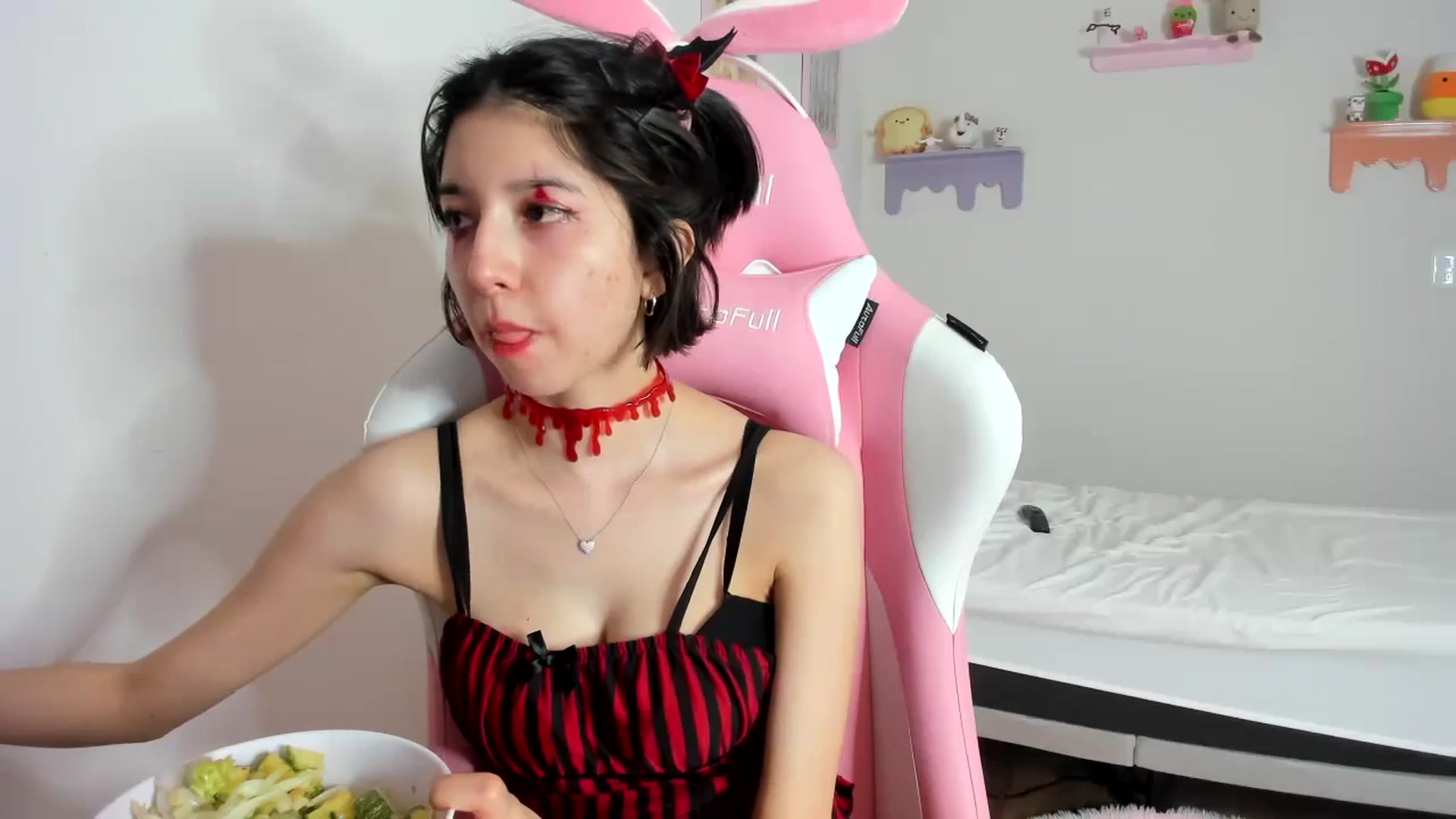 Gallery image thumbnail from Cherrycute666's myfreecams stream on, 10/07/2023, 07:45 image 3 of 20