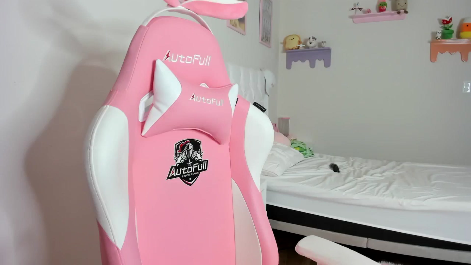 Gallery image thumbnail from Cherrycute666's myfreecams stream on, 10/07/2023, 07:45 image 14 of 20