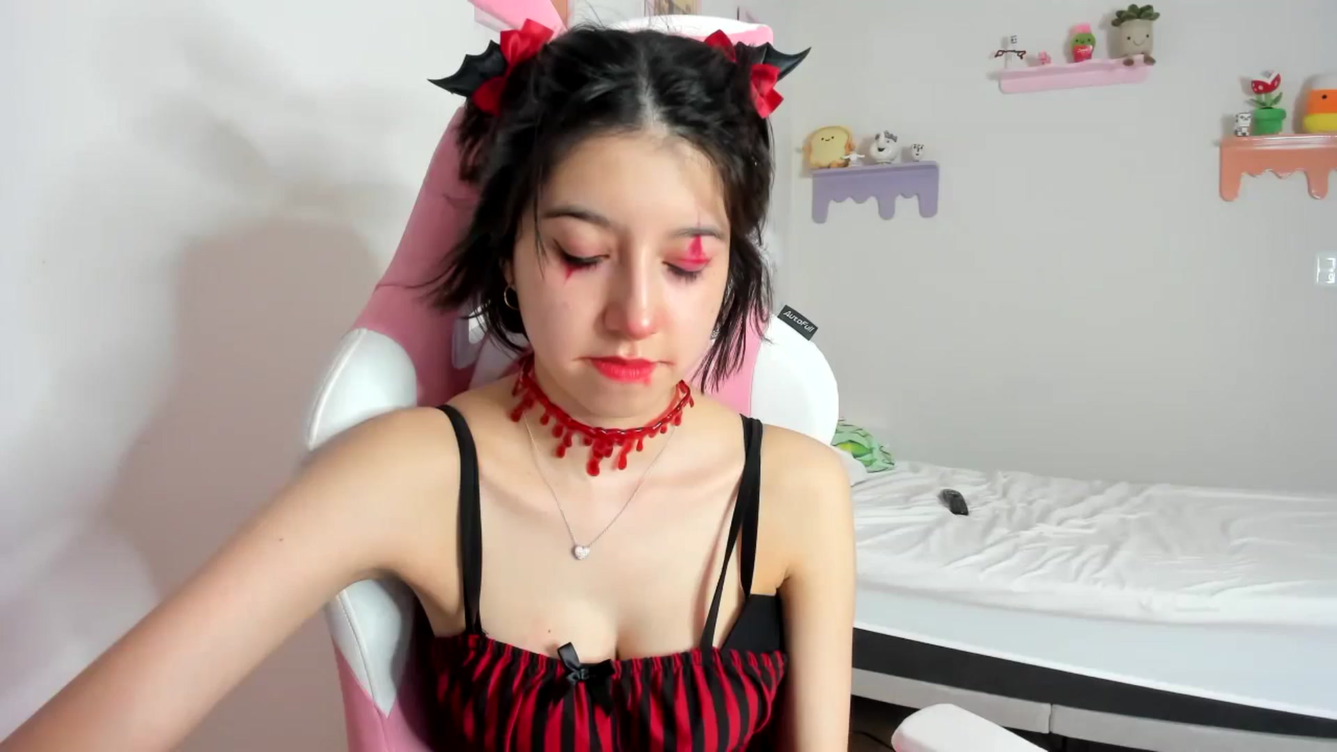Gallery image thumbnail from Cherrycute666's myfreecams stream on, 10/07/2023, 08:43 image 1 of 20