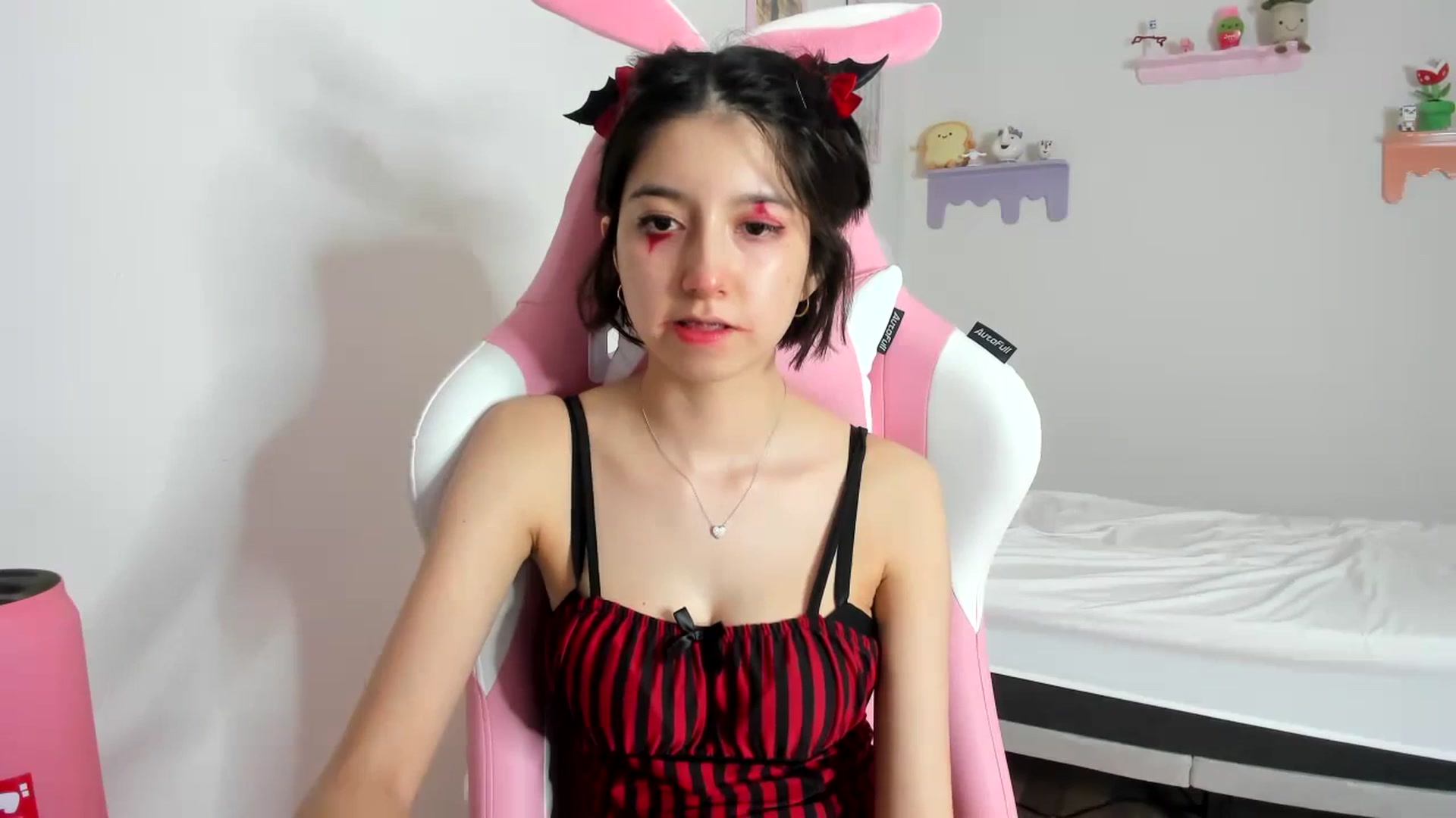 Gallery image thumbnail from Cherrycute666's myfreecams stream on, 10/07/2023, 09:27 image 14 of 20