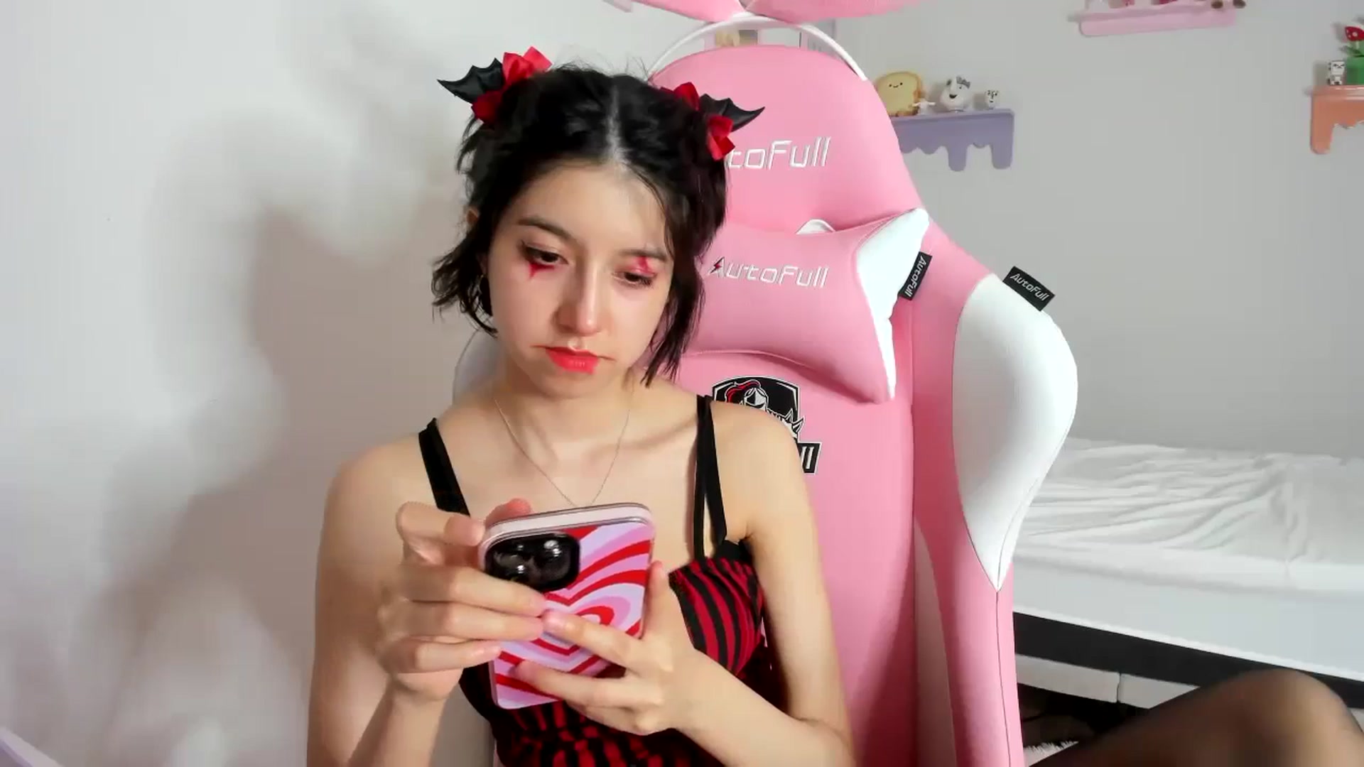 Gallery image thumbnail from Cherrycute666's myfreecams stream on, 10/07/2023, 09:27 image 3 of 20