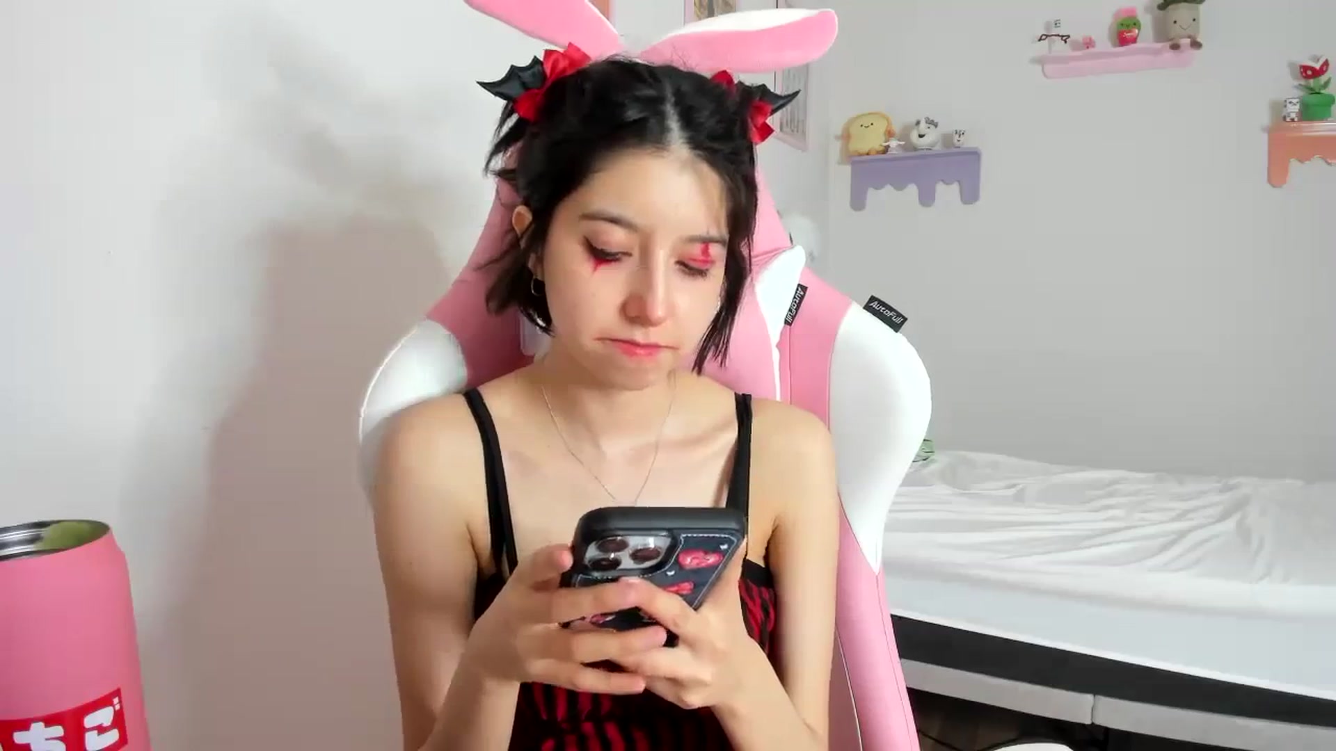 Gallery image thumbnail from Cherrycute666's myfreecams stream on, 10/07/2023, 09:27 image 15 of 20