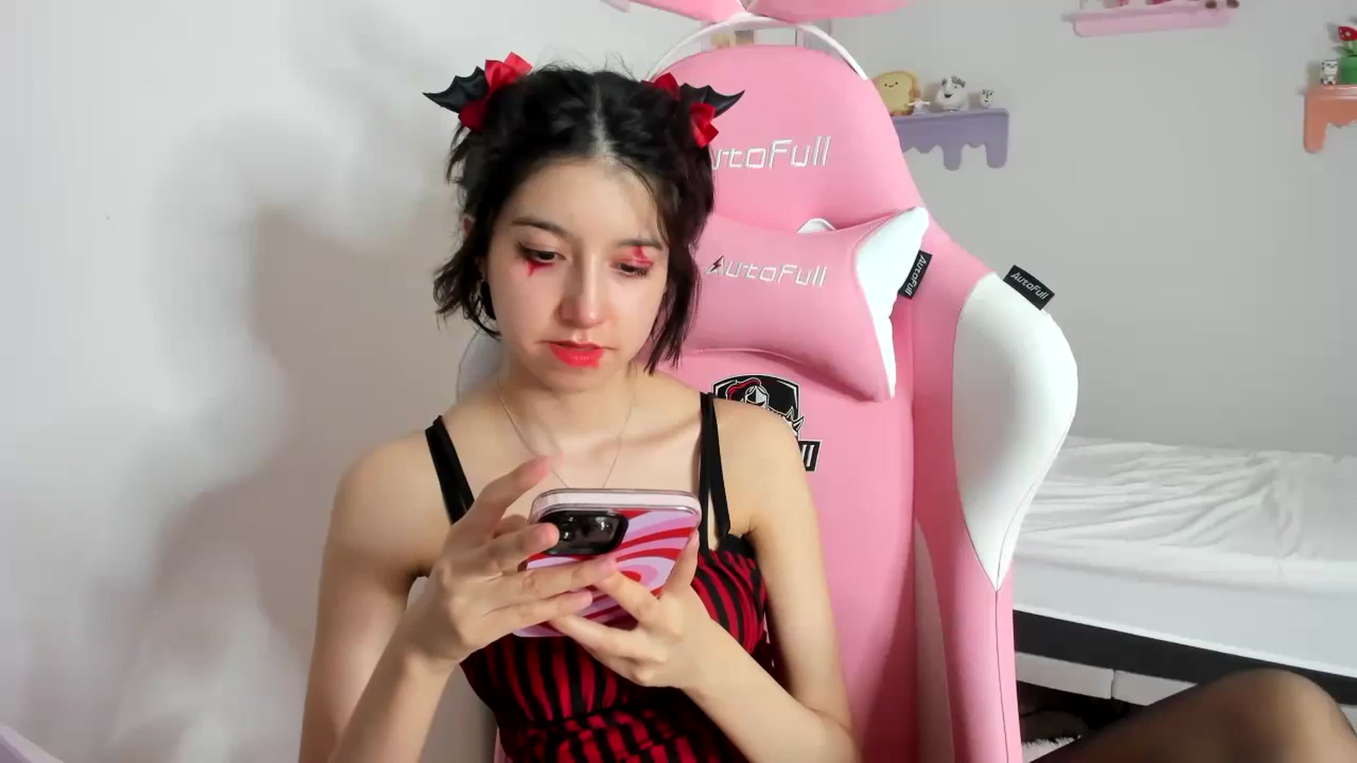 Gallery image thumbnail from Cherrycute666's myfreecams stream on, 10/07/2023, 09:27 image 4 of 20