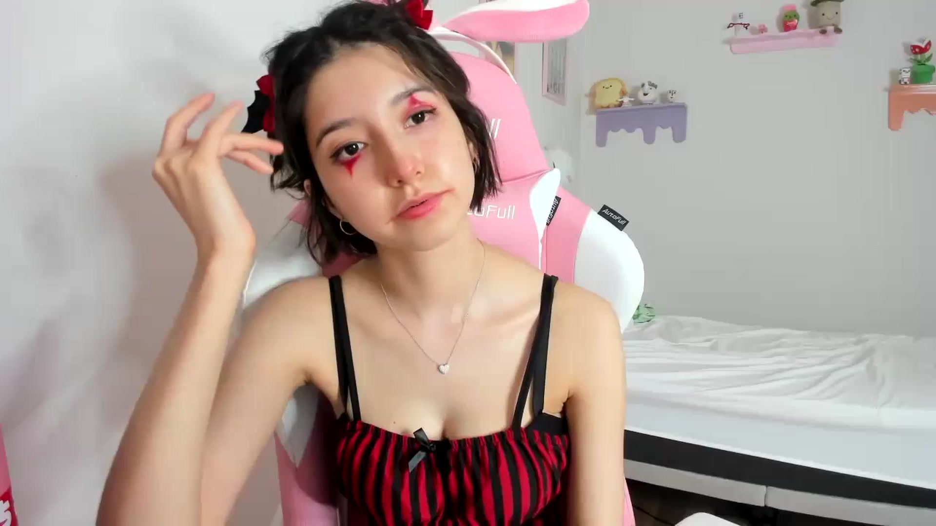 Gallery image thumbnail from Cherrycute666's myfreecams stream on, 10/07/2023, 09:27 image 19 of 20