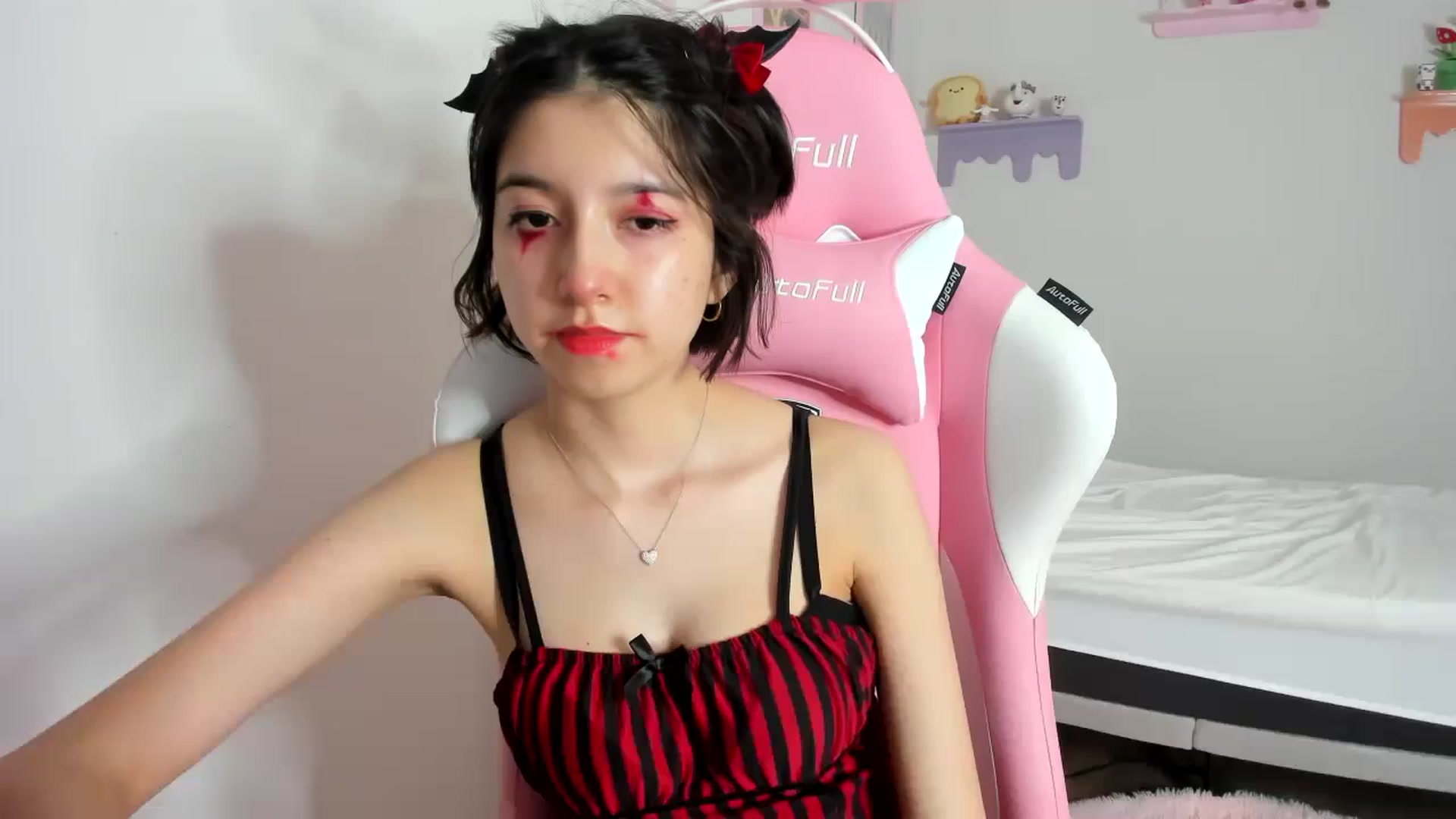 Gallery image thumbnail from Cherrycute666's myfreecams stream on, 10/07/2023, 09:27 image 1 of 20