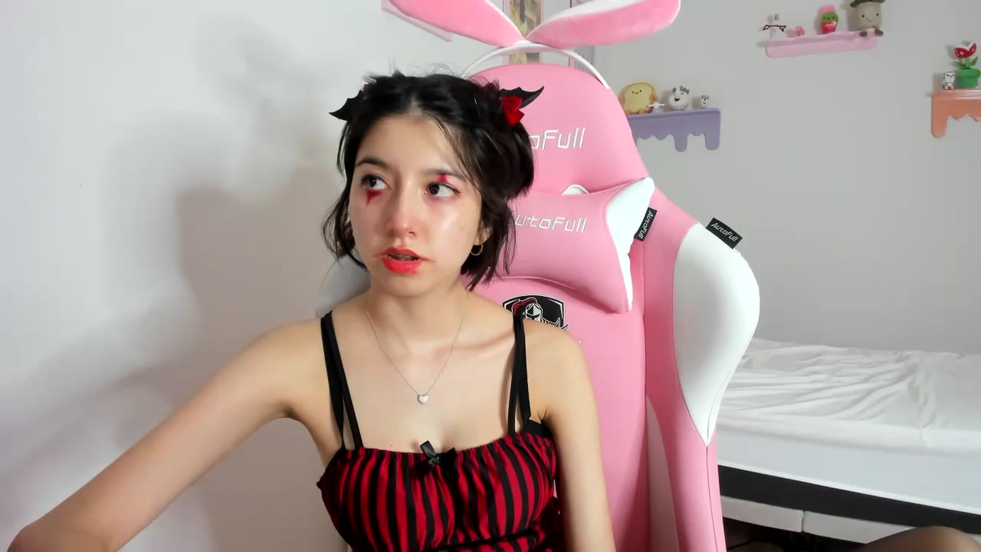 Gallery image thumbnail from Cherrycute666's myfreecams stream on, 10/07/2023, 09:27 image 10 of 20