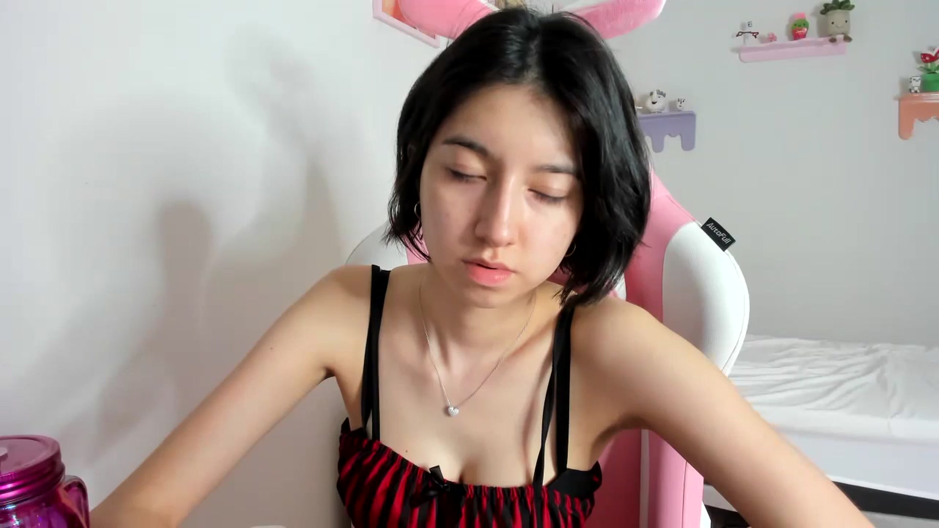 Gallery image thumbnail from Cherrycute666's myfreecams stream on, 10/07/2023, 11:41 image 12 of 20