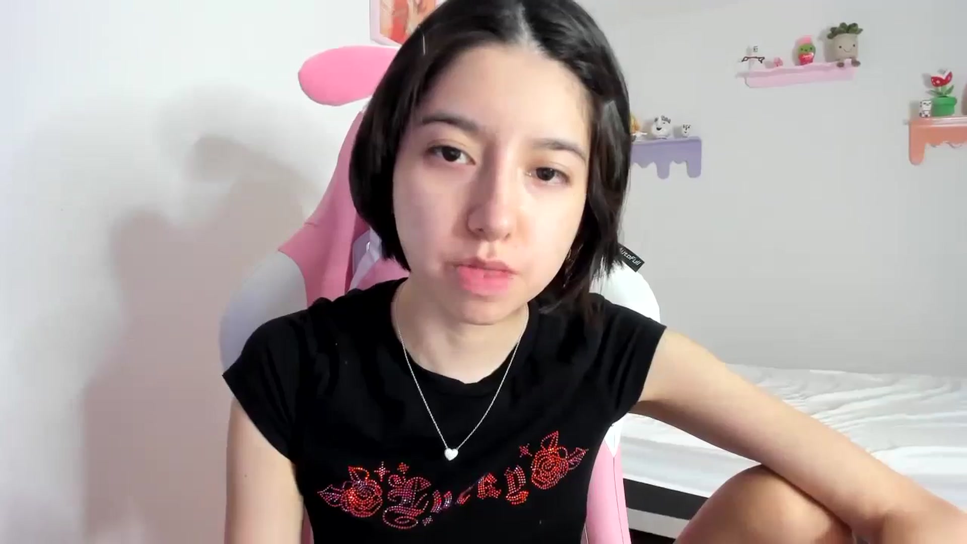 Gallery image thumbnail from Cherrycute666's myfreecams stream on, 10/08/2023, 01:50 image 12 of 20