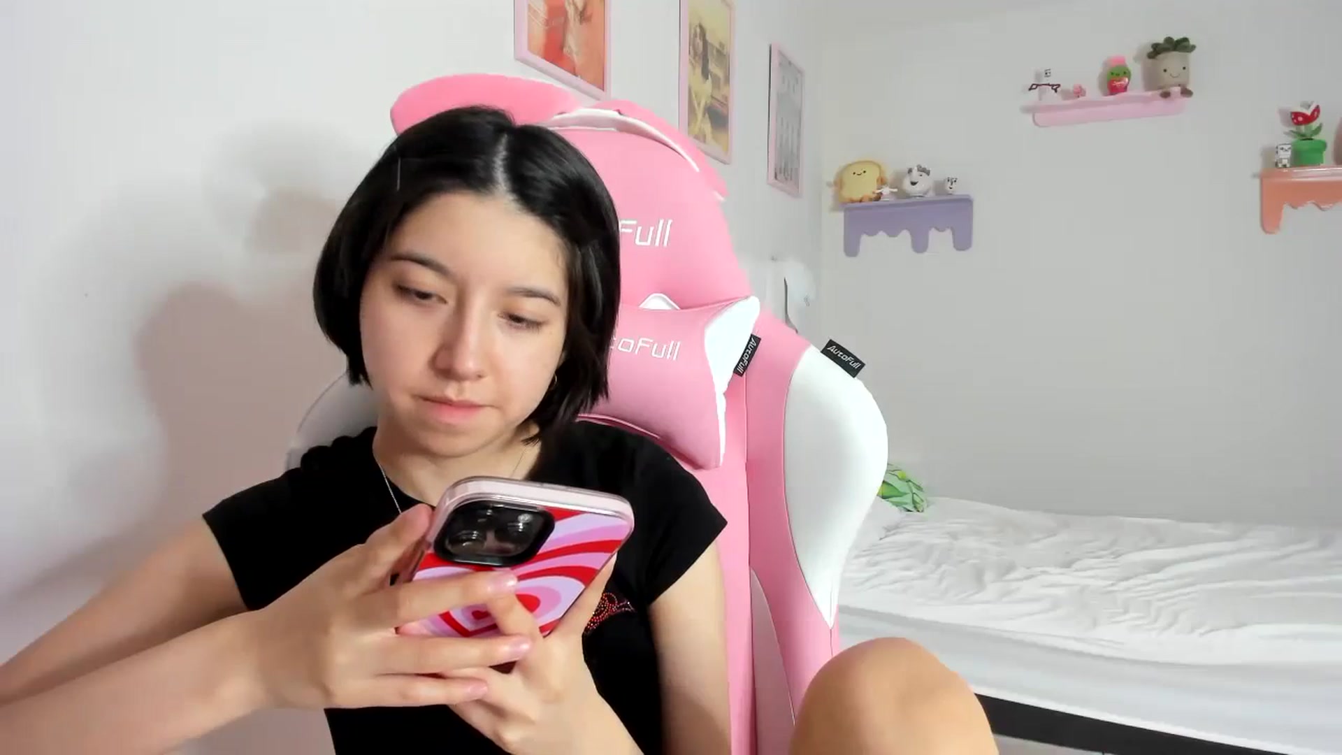 Gallery image thumbnail from Cherrycute666's myfreecams stream on, 10/08/2023, 01:50 image 14 of 20