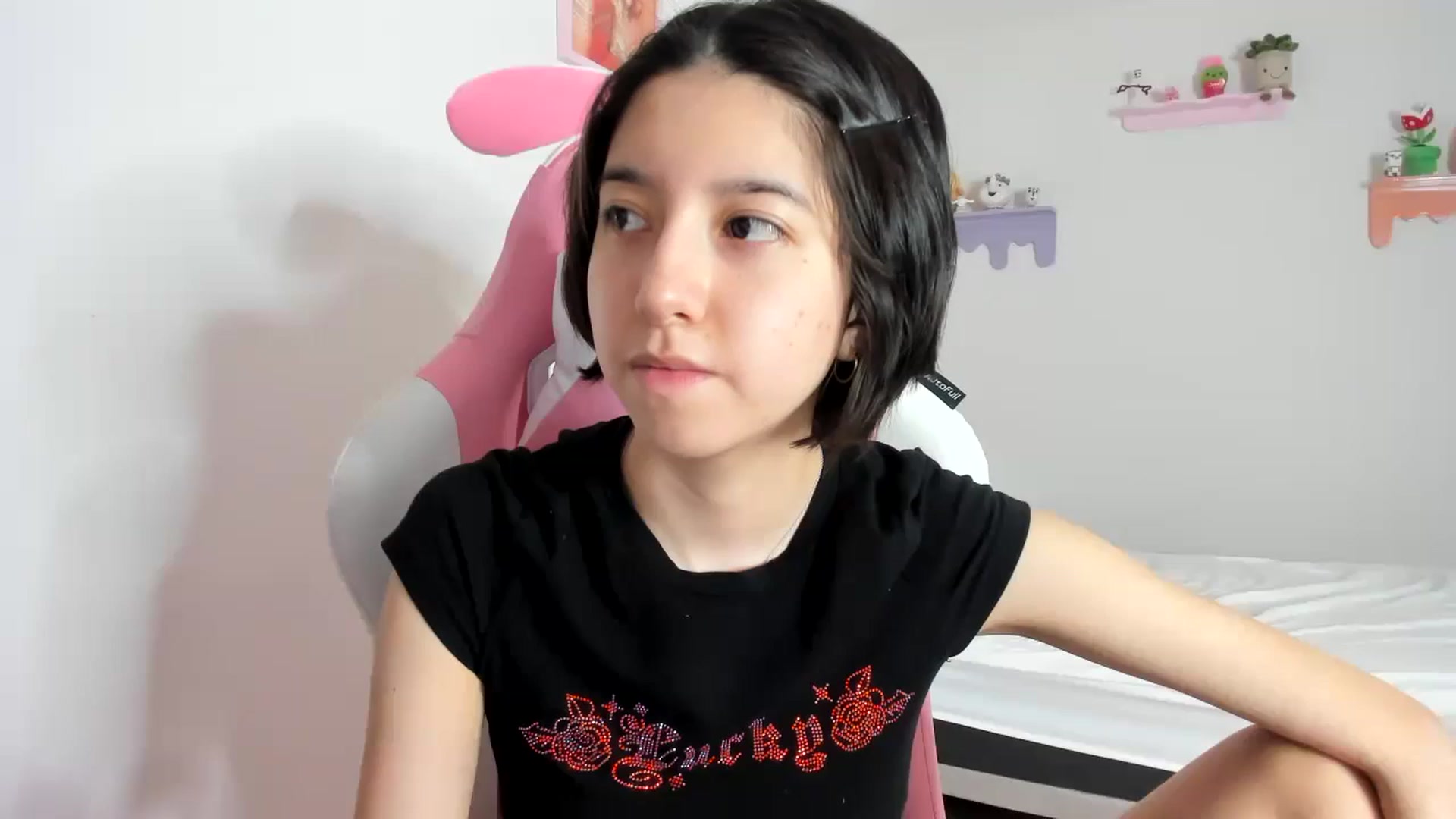 Gallery image thumbnail from Cherrycute666's myfreecams stream on, 10/08/2023, 01:50 image 18 of 20