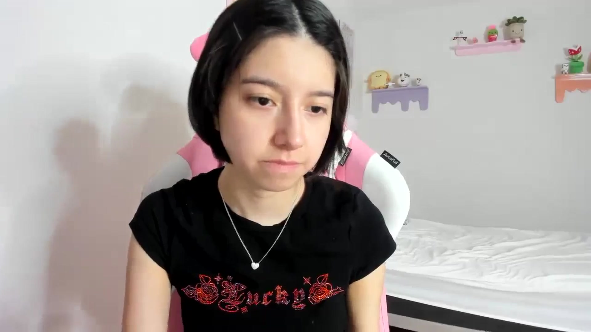 Gallery image thumbnail from Cherrycute666's myfreecams stream on, 10/08/2023, 01:50 image 10 of 20