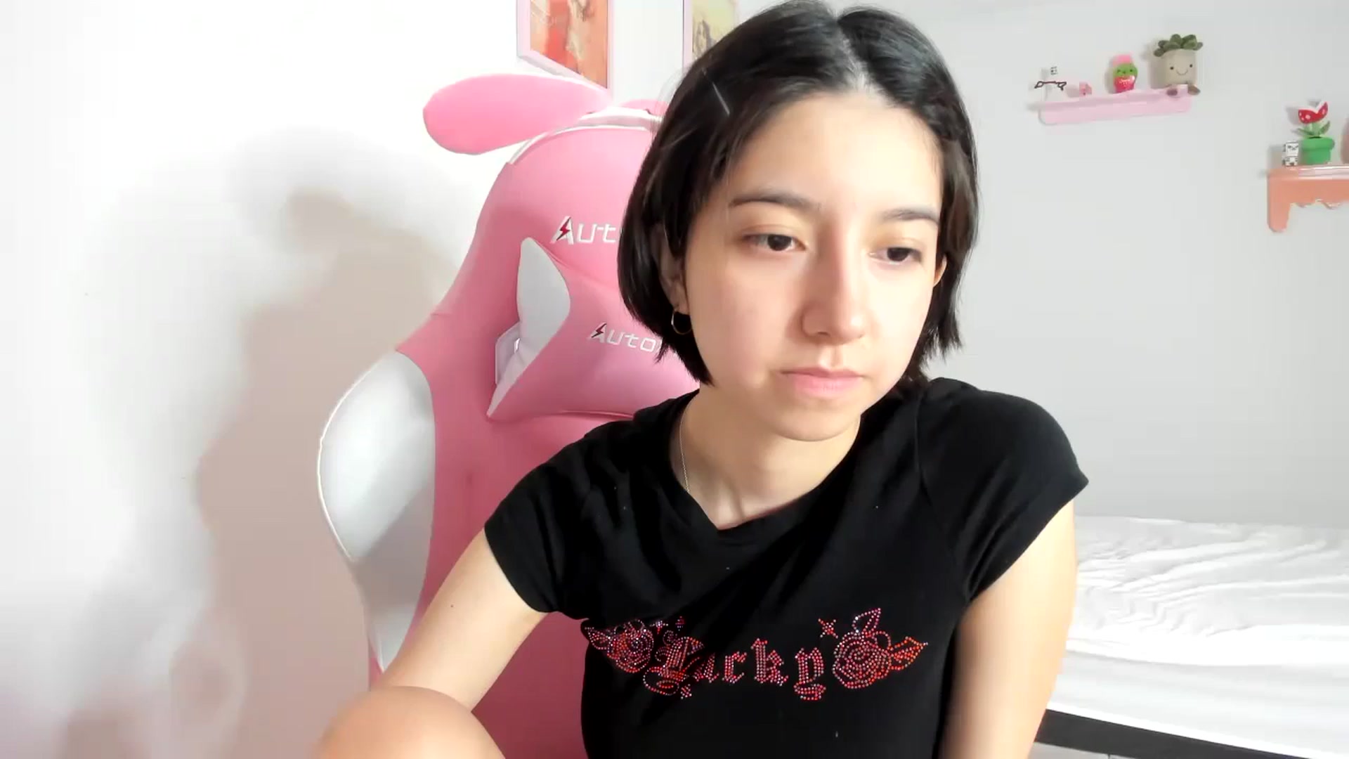 Gallery image thumbnail from Cherrycute666's myfreecams stream on, 10/08/2023, 01:50 image 20 of 20