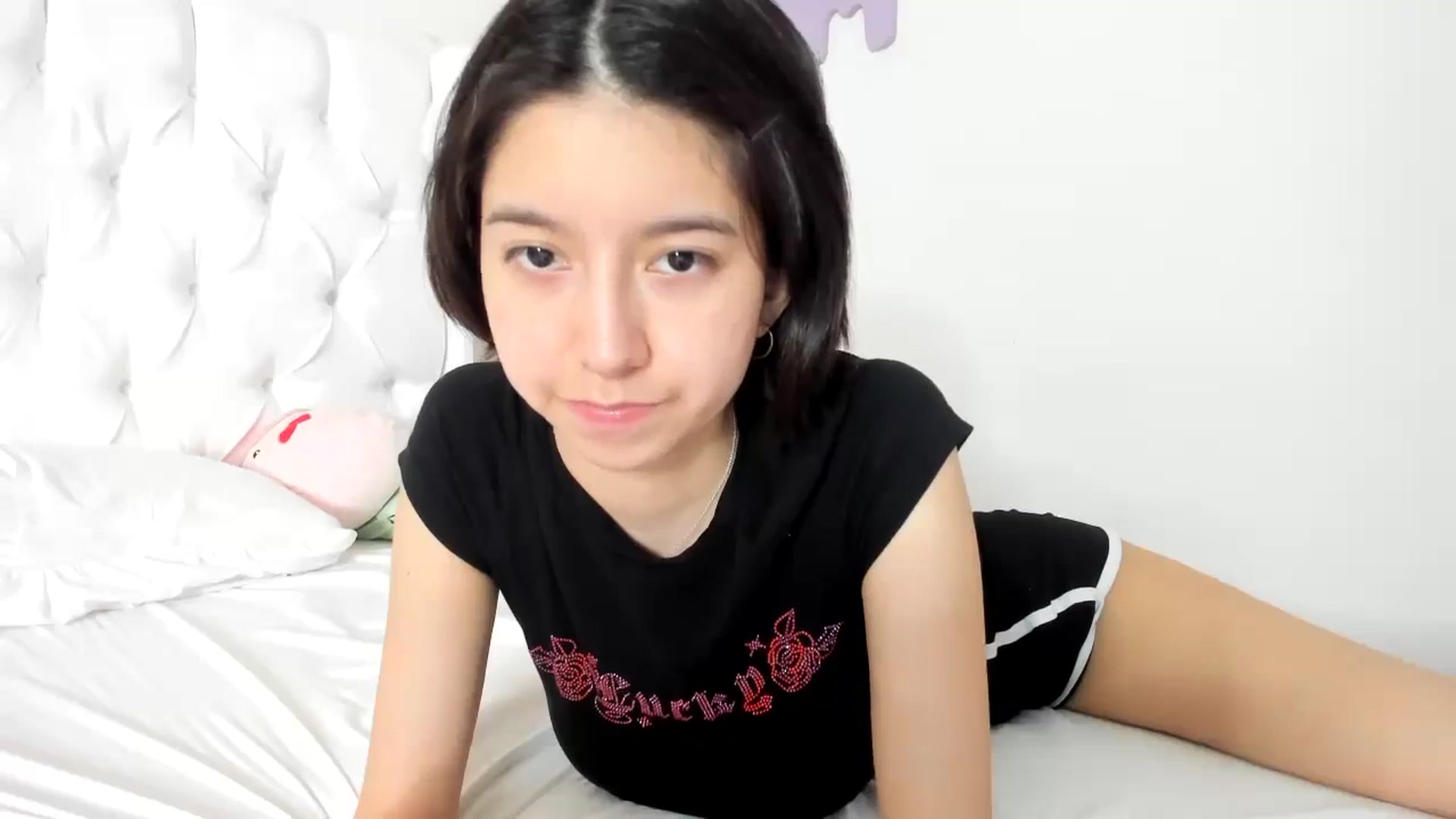 Gallery image thumbnail from Cherrycute666's myfreecams stream on, 10/08/2023, 02:19 image 14 of 20