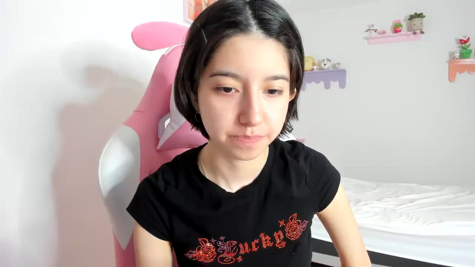 Gallery image thumbnail from Cherrycute666's myfreecams stream on, 10/08/2023, 02:19 image 5 of 20