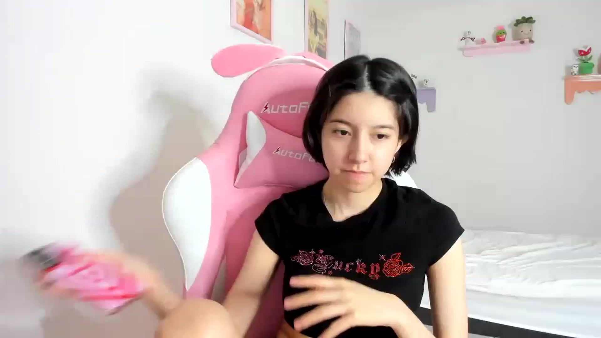 Gallery image thumbnail from Cherrycute666's myfreecams stream on, 10/08/2023, 02:19 image 1 of 20