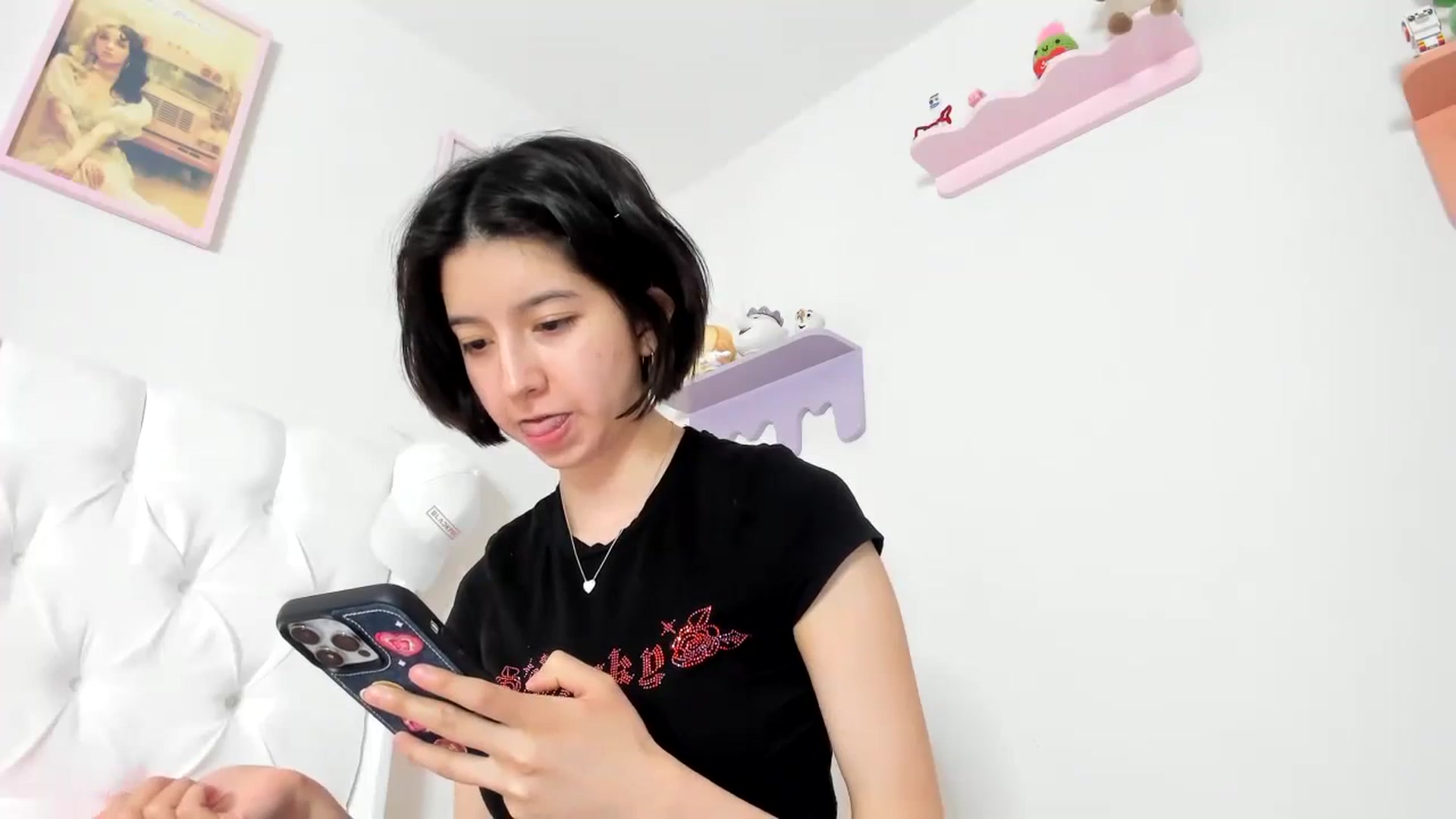 Gallery image thumbnail from Cherrycute666's myfreecams stream on, 10/08/2023, 09:28 image 17 of 20