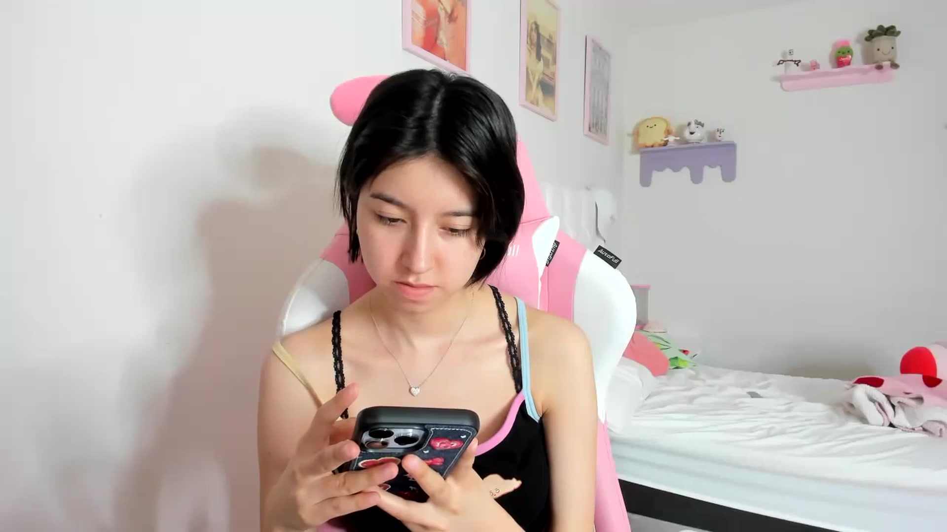 Gallery image thumbnail from Cherrycute666's myfreecams stream on, 10/09/2023, 15:33 image 9 of 20