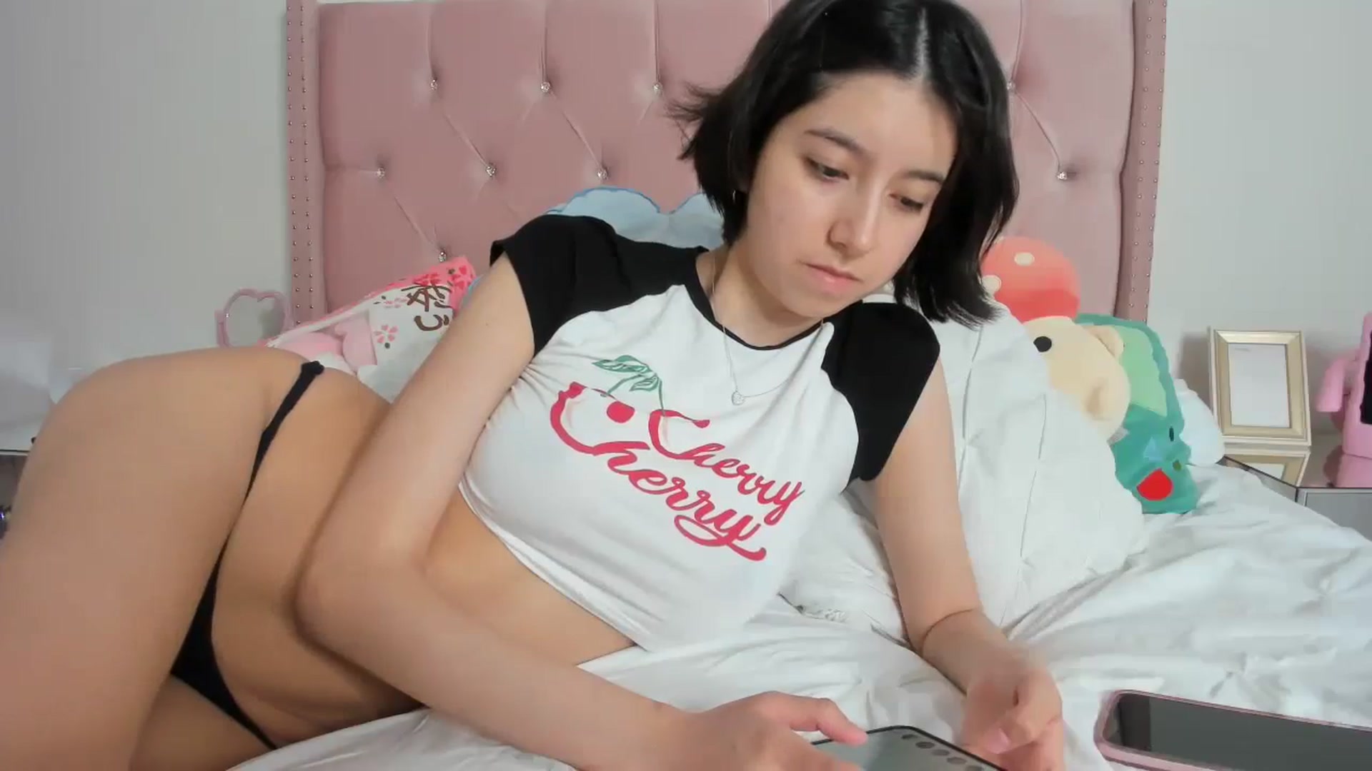Gallery image thumbnail from Cherrycute666's myfreecams stream on, 10/09/2023, 22:55 image 14 of 20