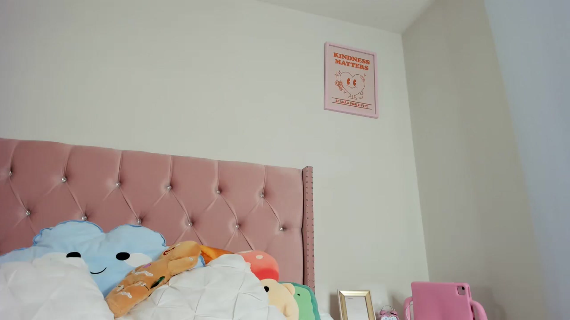 Gallery image thumbnail from Cherrycute666's myfreecams stream on, 10/09/2023, 23:55 image 2 of 20
