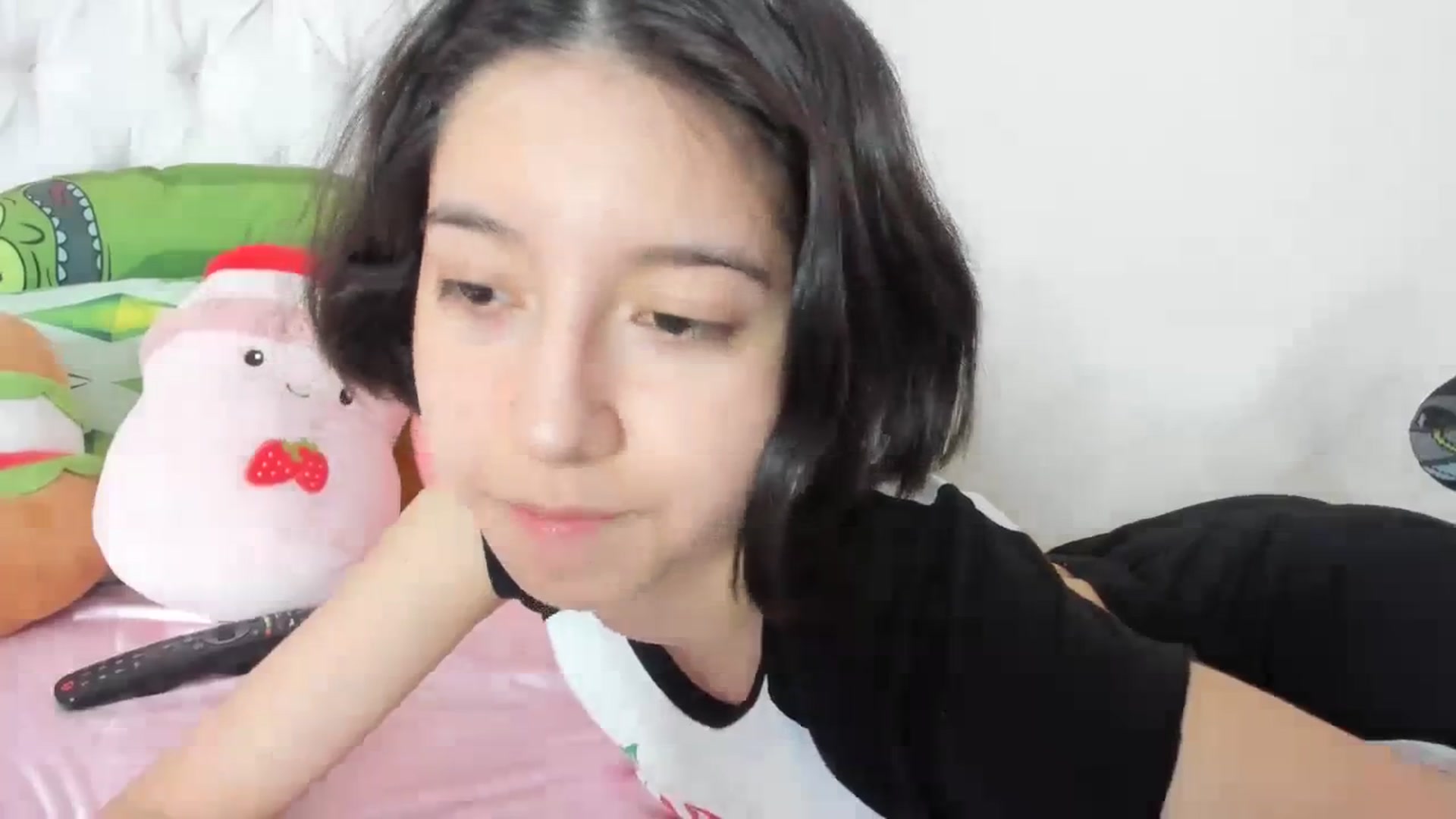 Gallery image thumbnail from Cherrycute666's myfreecams stream on, 10/10/2023, 24:20 image 15 of 20
