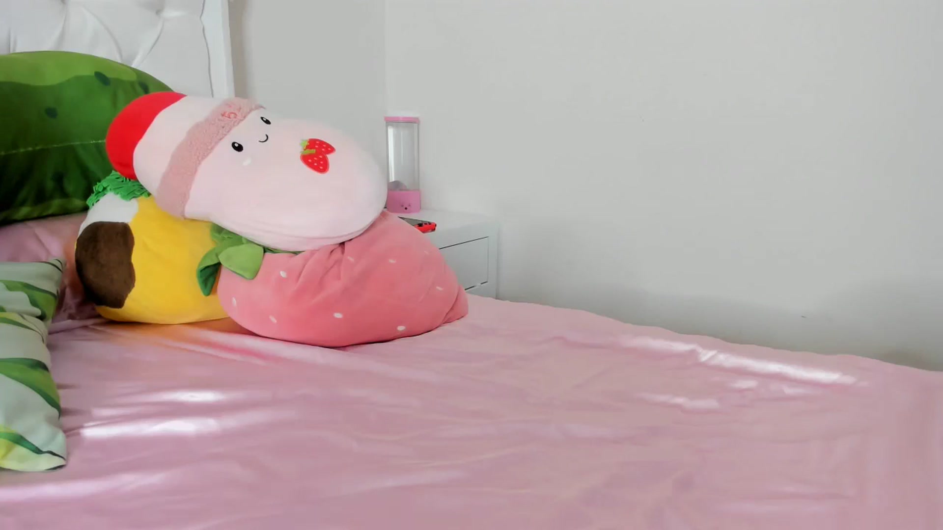 Gallery image thumbnail from Cherrycute666's myfreecams stream on, 10/10/2023, 01:05 image 4 of 20