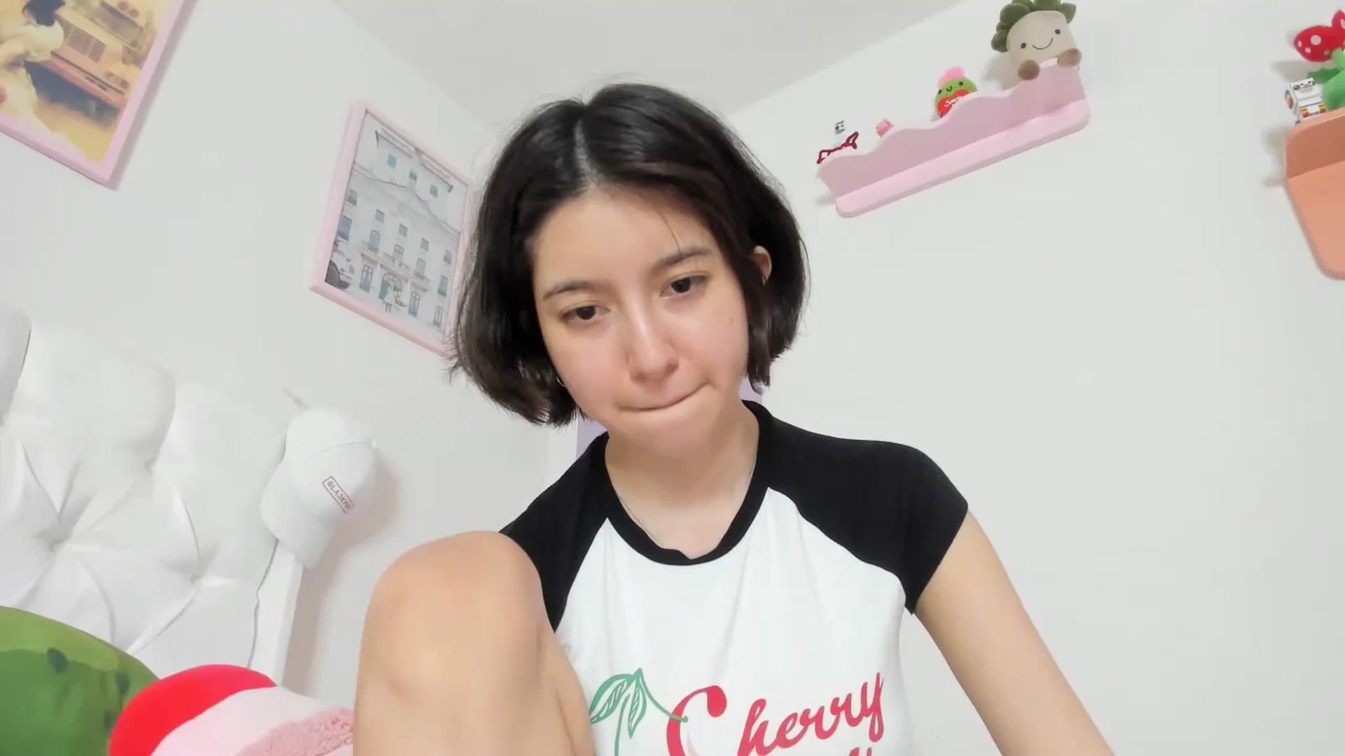 Gallery image thumbnail from Cherrycute666's myfreecams stream on, 10/10/2023, 01:05 image 19 of 20