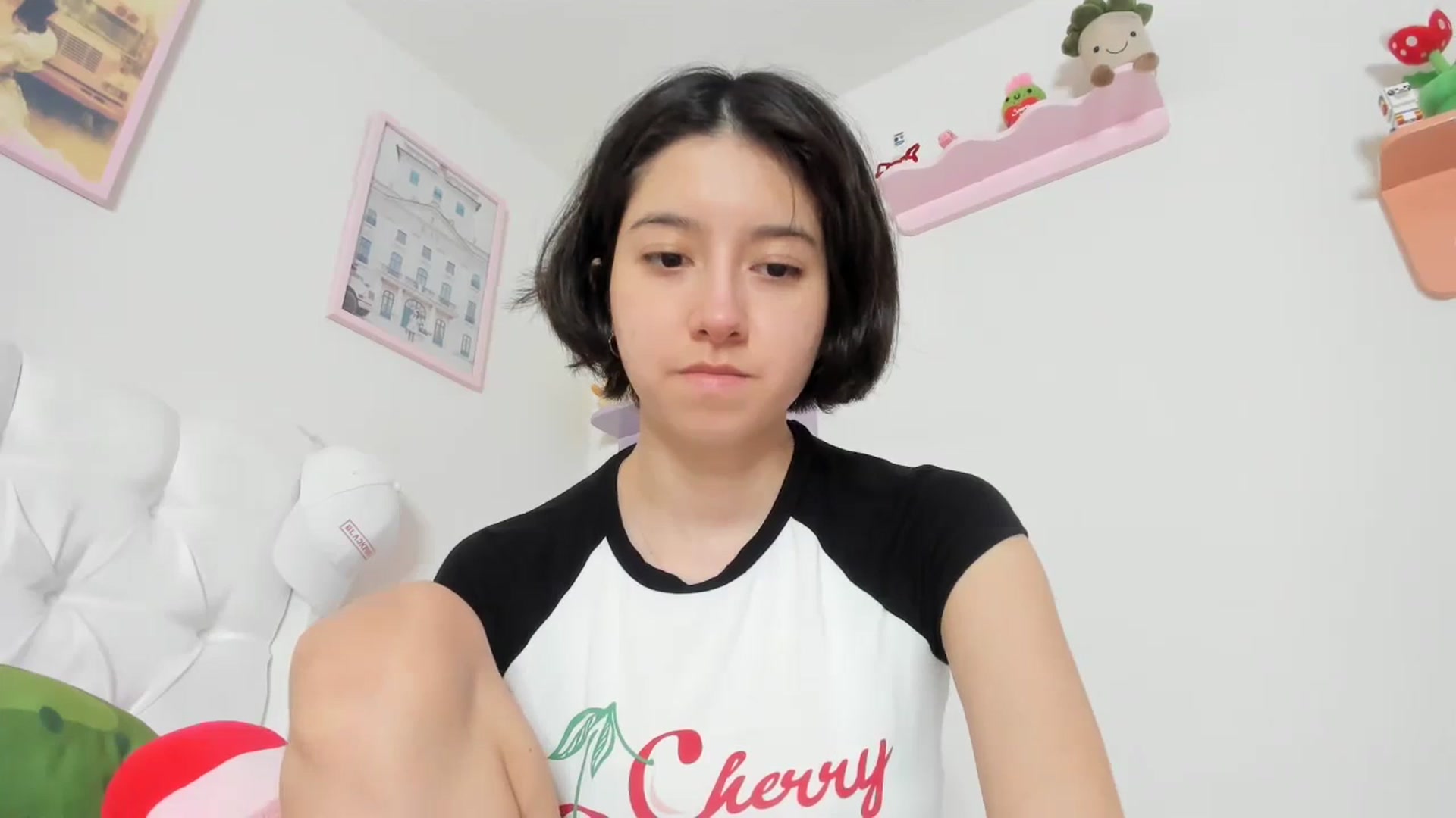 Gallery image thumbnail from Cherrycute666's myfreecams stream on, 10/10/2023, 01:05 image 10 of 20