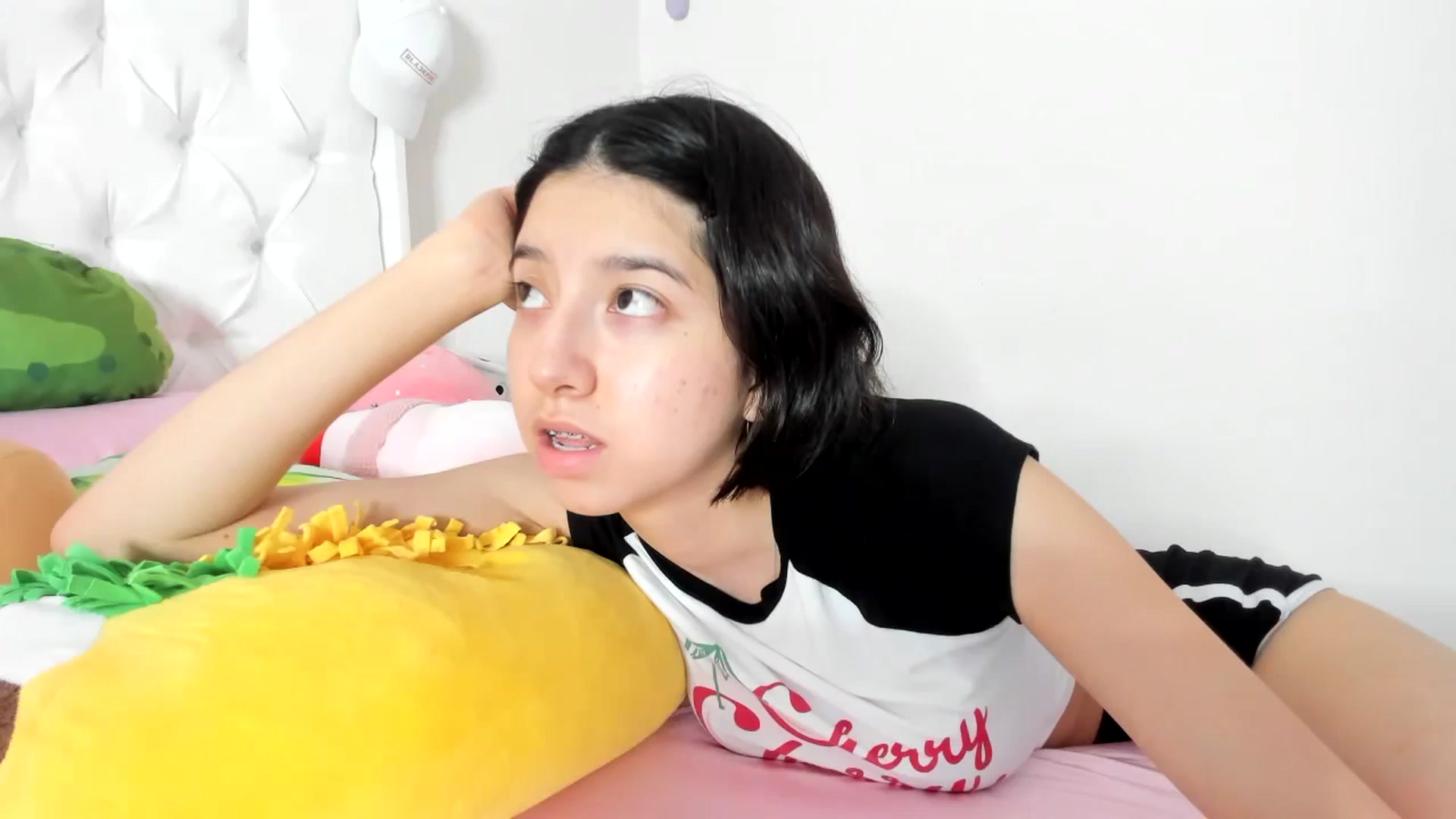Gallery image thumbnail from Cherrycute666's myfreecams stream on, 10/10/2023, 04:31 image 2 of 20