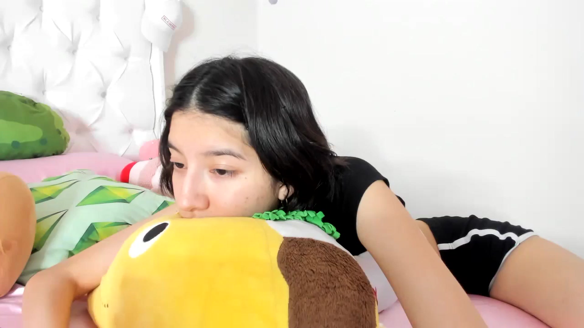 Gallery image thumbnail from Cherrycute666's myfreecams stream on, 10/10/2023, 04:31 image 1 of 20