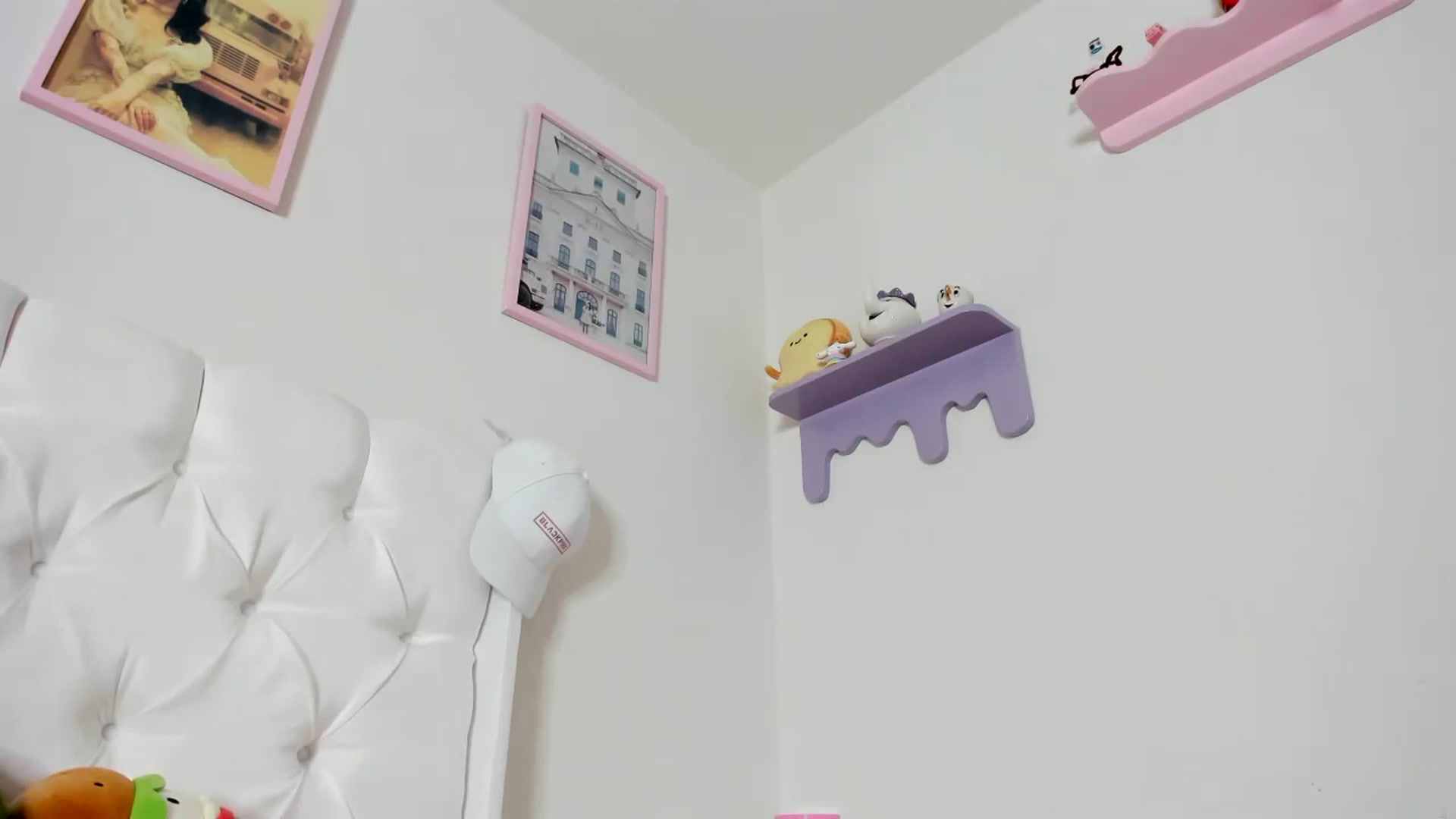 Gallery image thumbnail from Cherrycute666's myfreecams stream on, 10/10/2023, 08:16 image 10 of 20