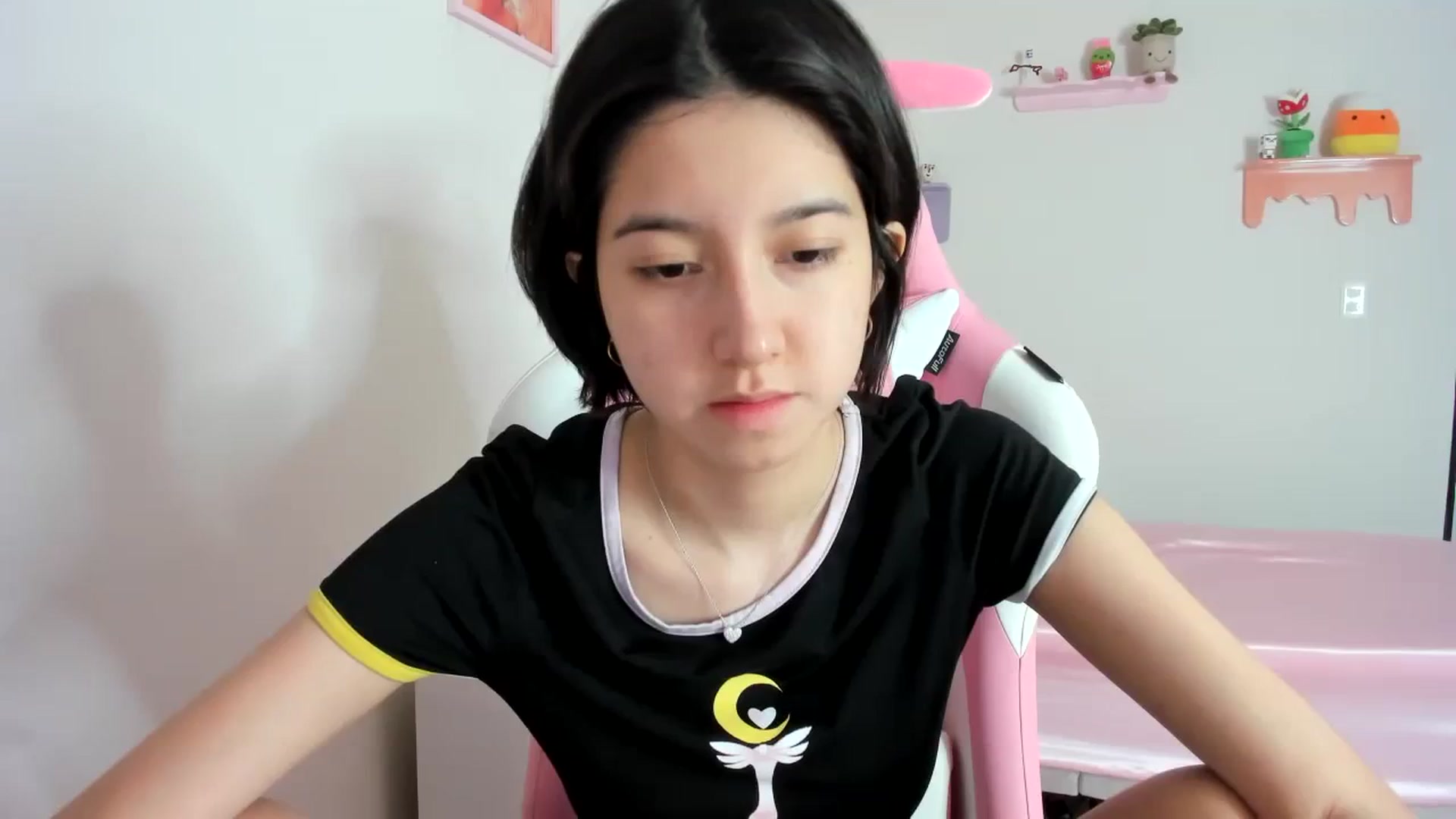 Gallery image thumbnail from Cherrycute666's myfreecams stream on, 10/10/2023, 20:40 image 1 of 20