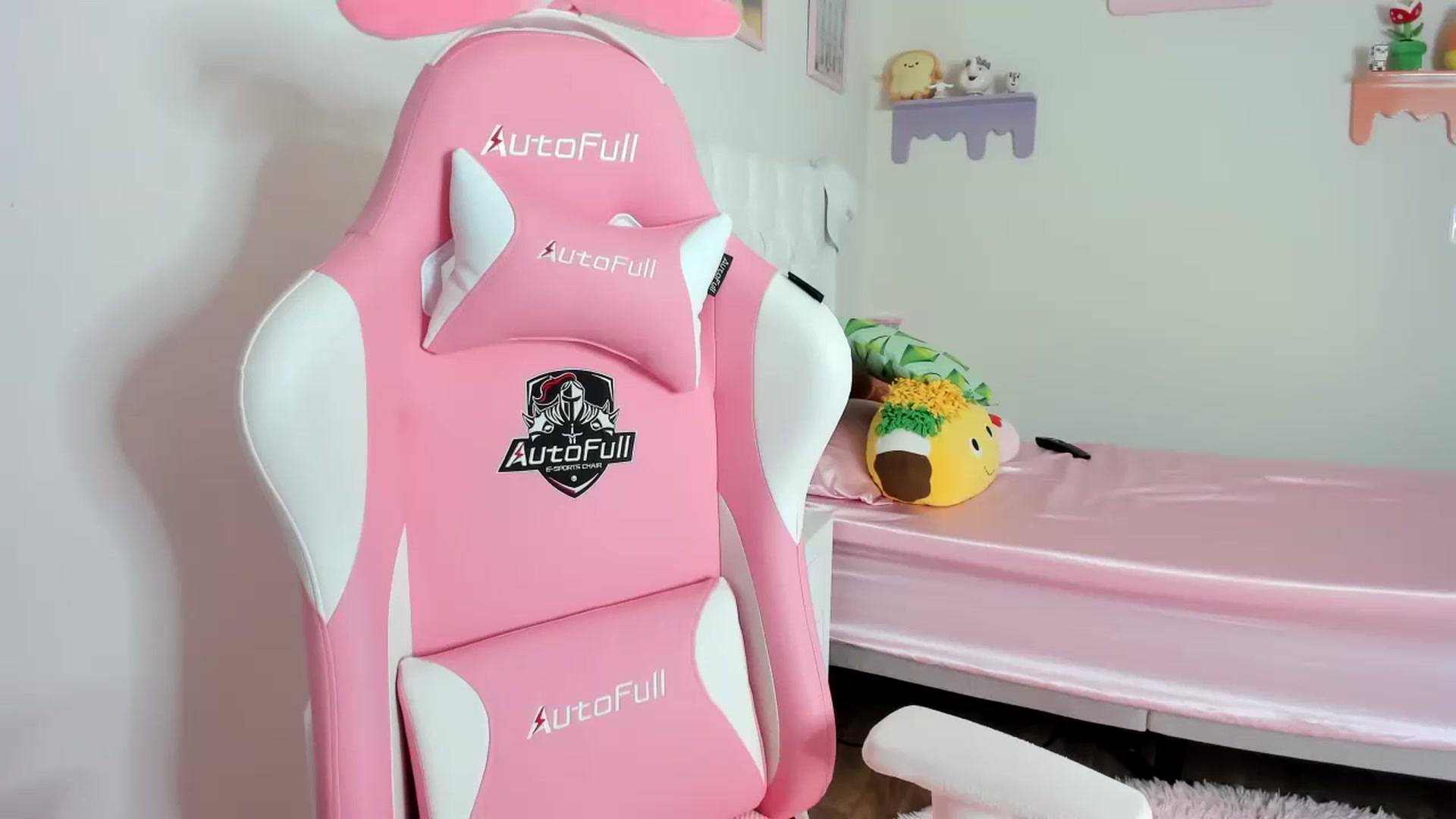 Gallery image thumbnail from Cherrycute666's myfreecams stream on, 10/10/2023, 20:40 image 18 of 20