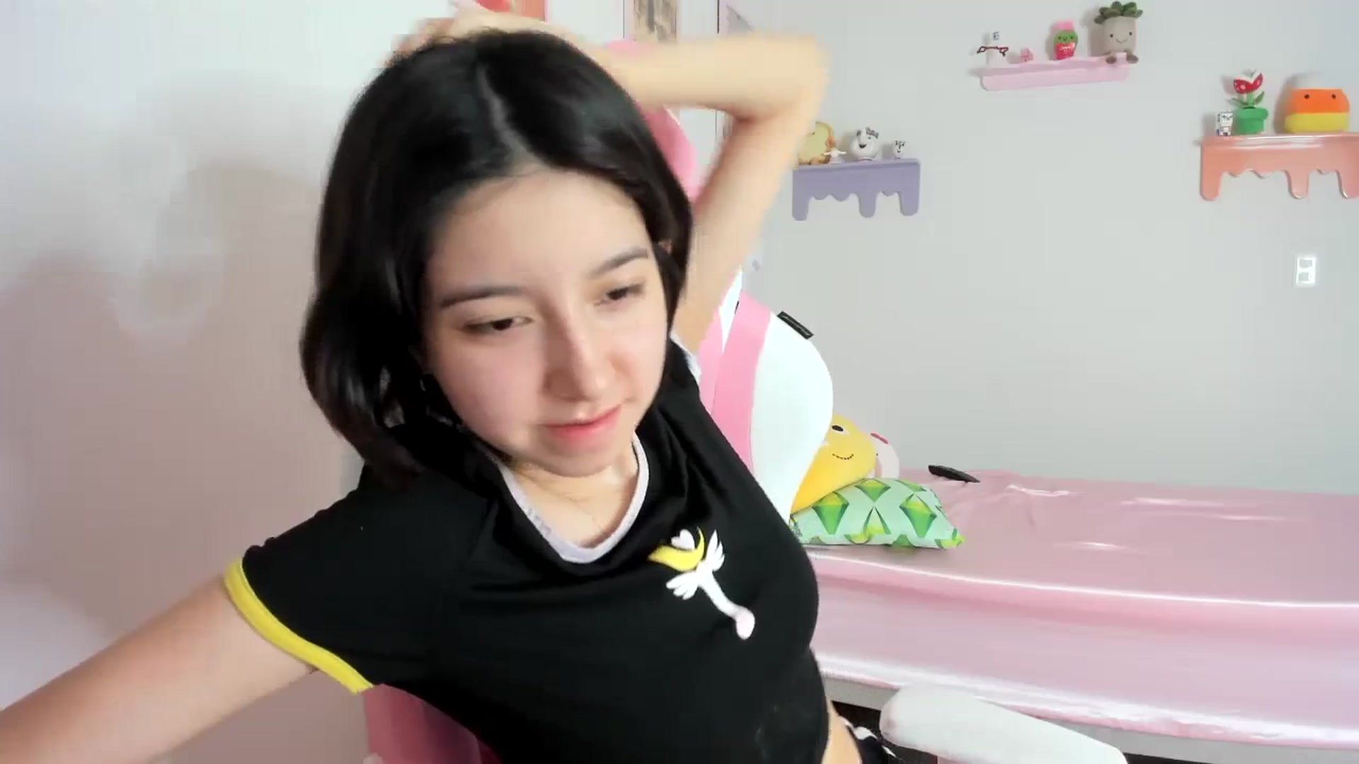 Gallery image thumbnail from Cherrycute666's myfreecams stream on, 10/10/2023, 20:40 image 9 of 20