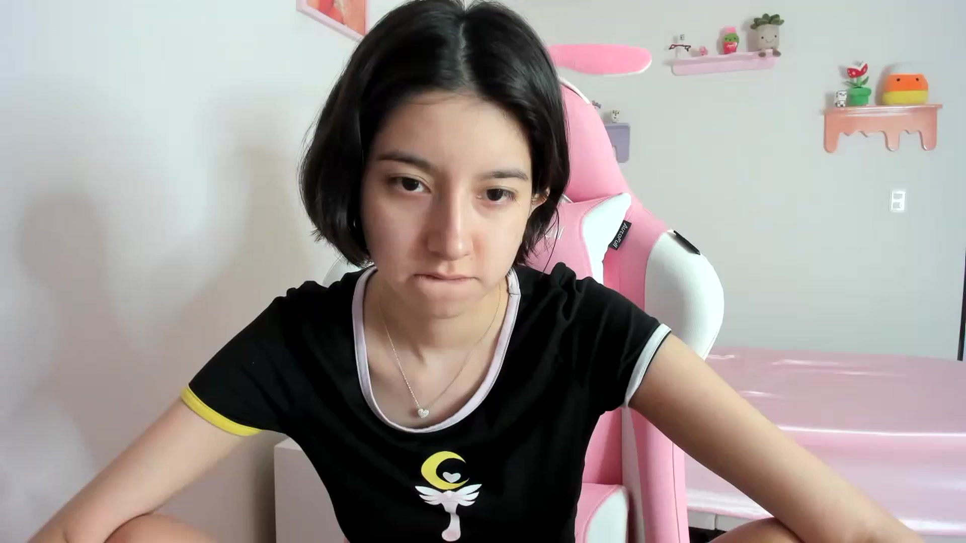 Gallery image thumbnail from Cherrycute666's myfreecams stream on, 10/10/2023, 20:40 image 3 of 20