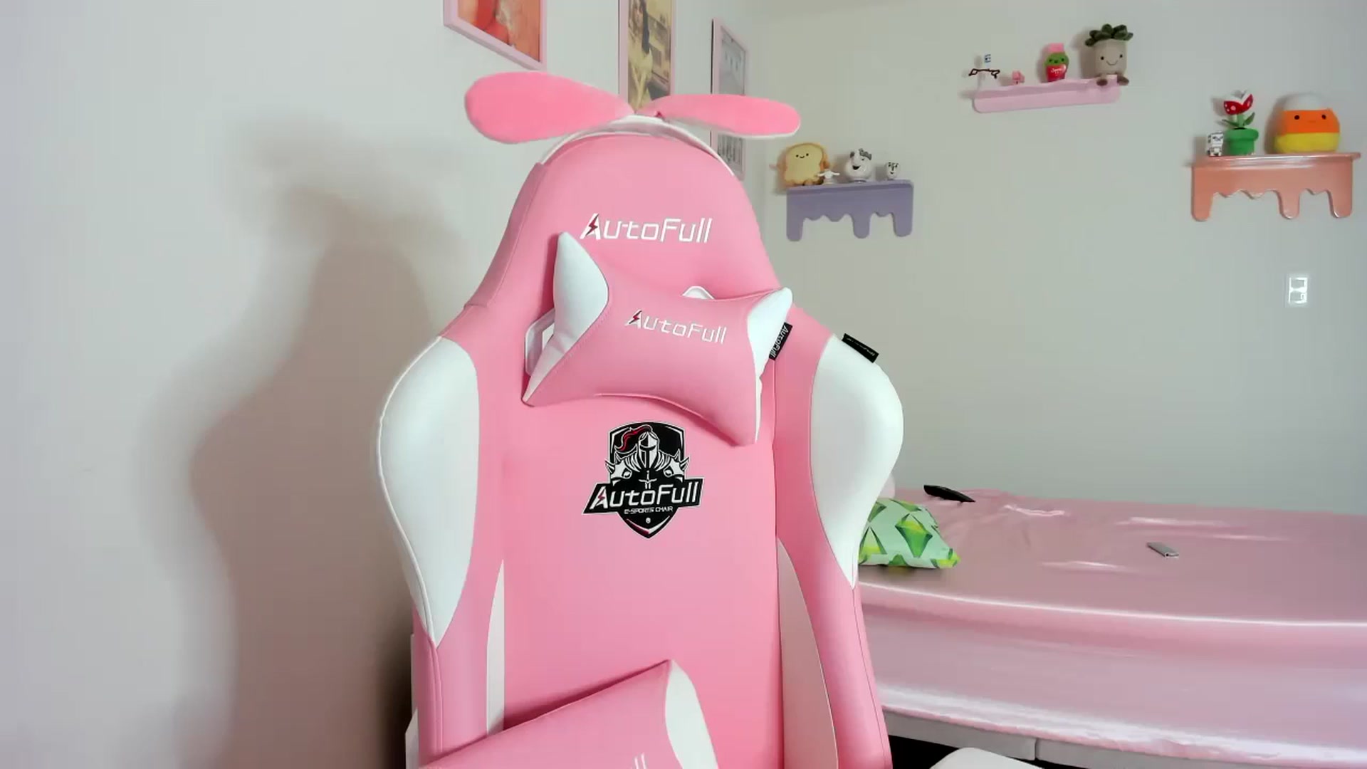 Gallery image thumbnail from Cherrycute666's myfreecams stream on, 10/10/2023, 20:40 image 14 of 20