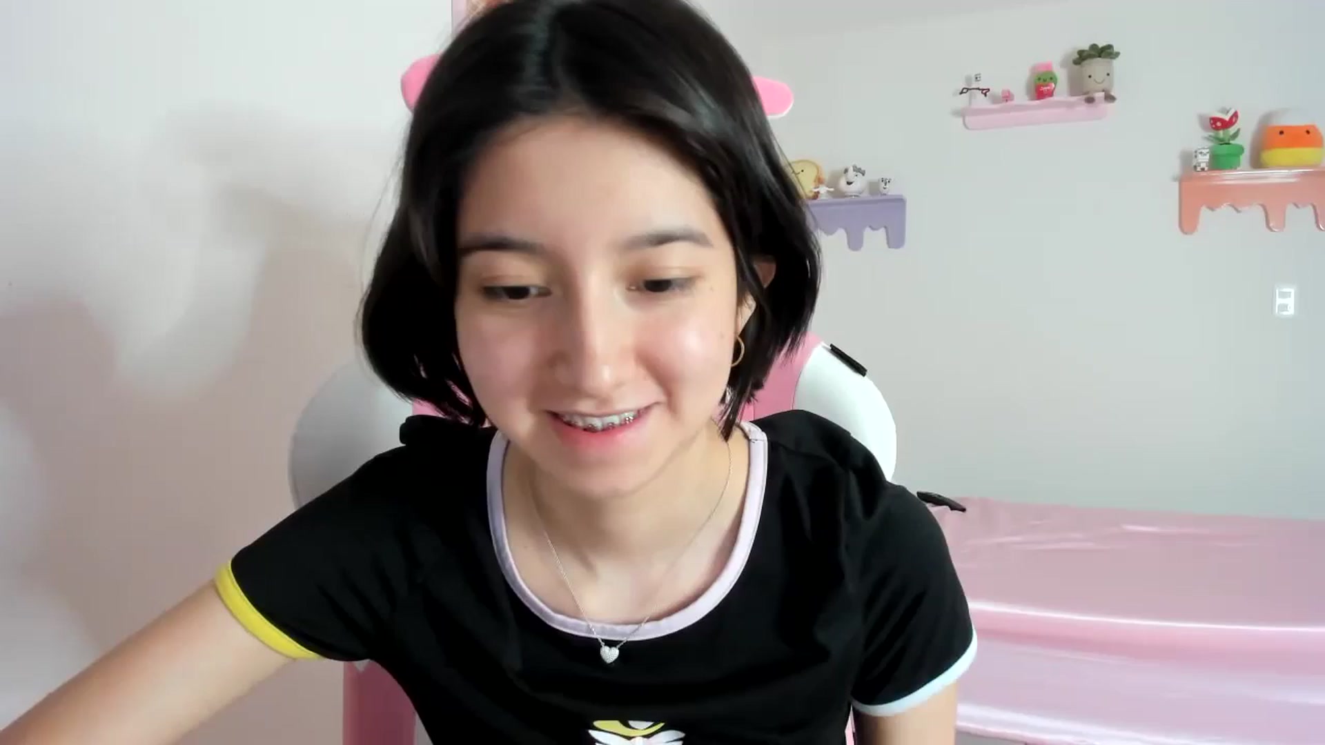 Gallery image thumbnail from Cherrycute666's myfreecams stream on, 10/10/2023, 21:47 image 10 of 20