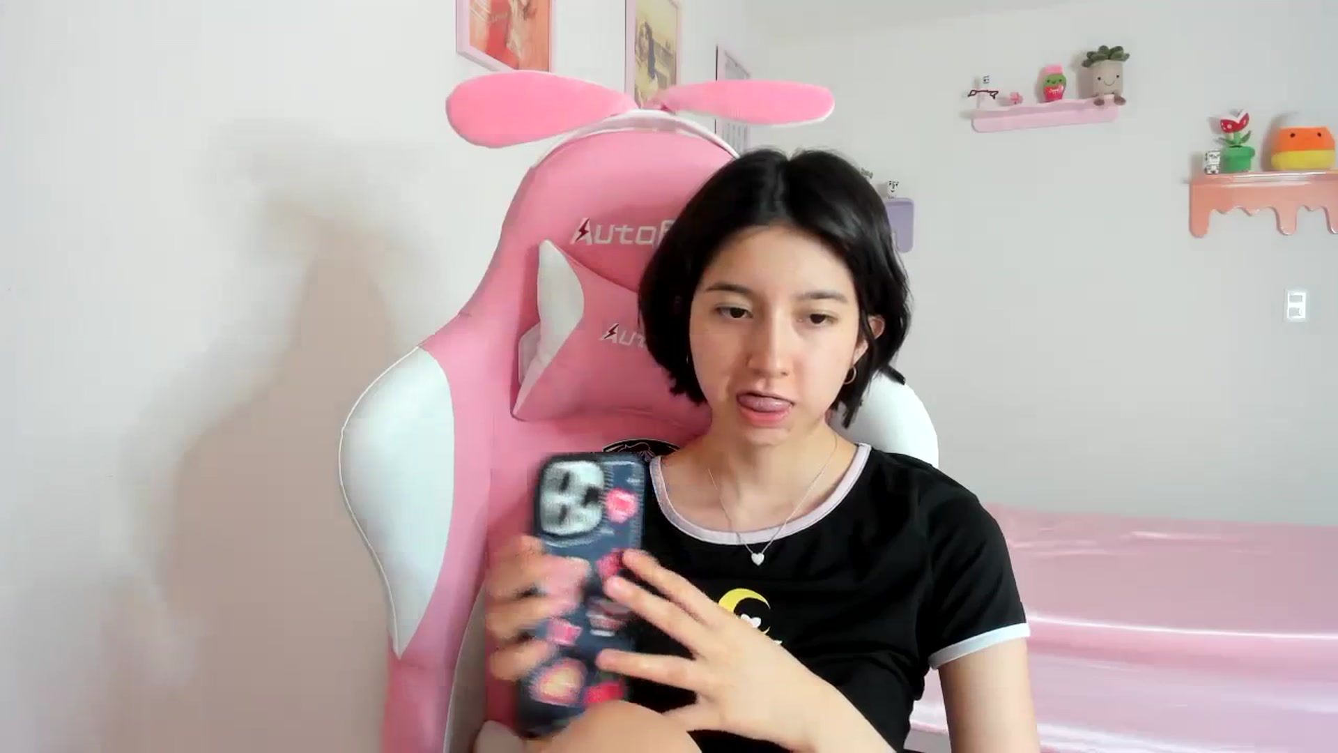 Gallery image thumbnail from Cherrycute666's myfreecams stream on, 10/10/2023, 21:47 image 9 of 20