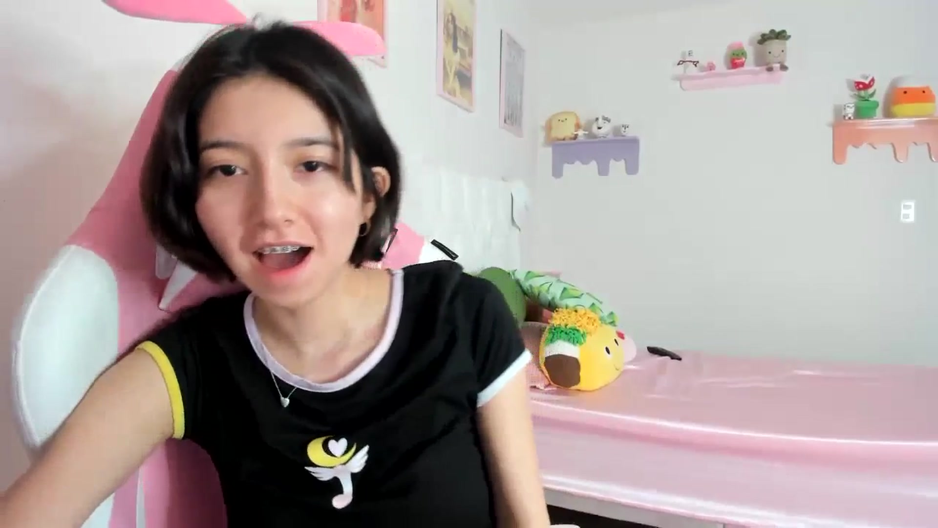 Gallery image thumbnail from Cherrycute666's myfreecams stream on, 10/10/2023, 21:47 image 20 of 20